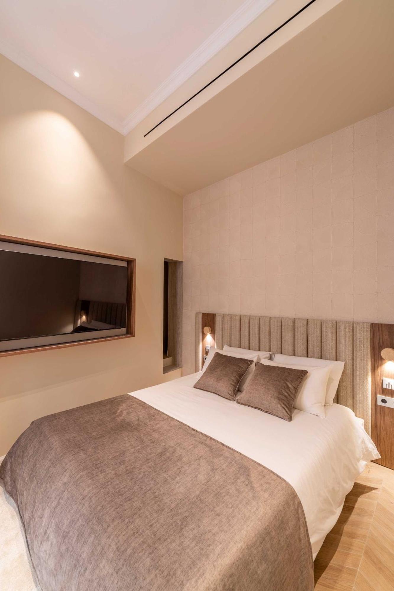 2bdr 6p A C - Heart Of - * Nice