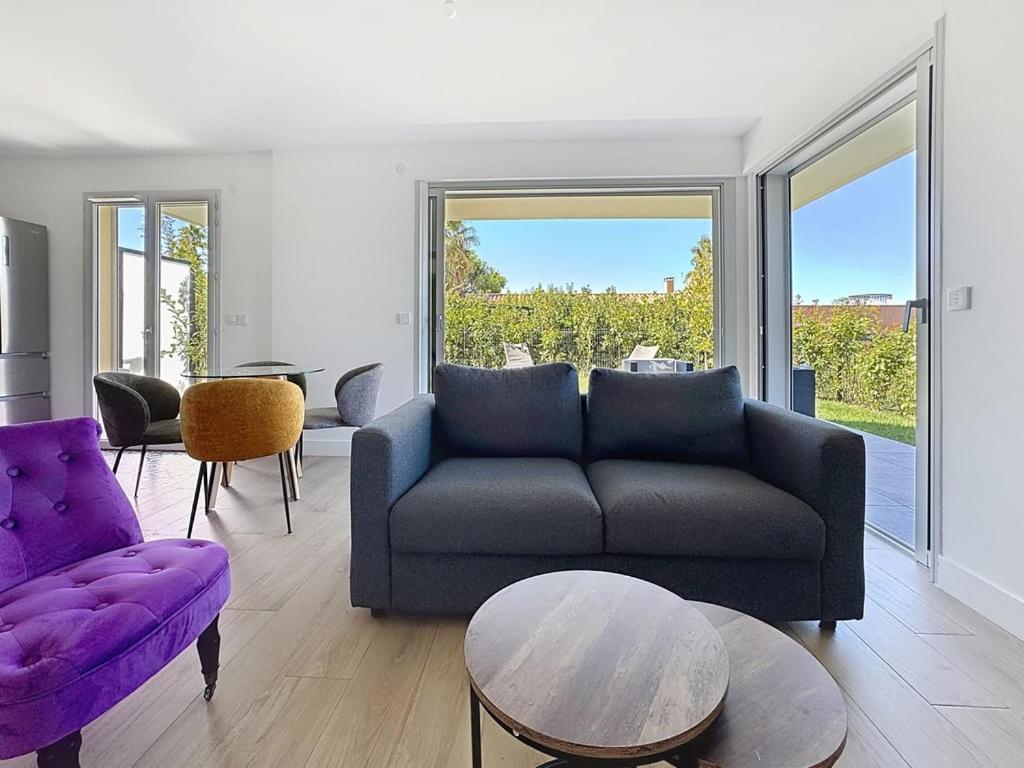 Comfort And Relaxation And Swimming Pool Apartment Nice