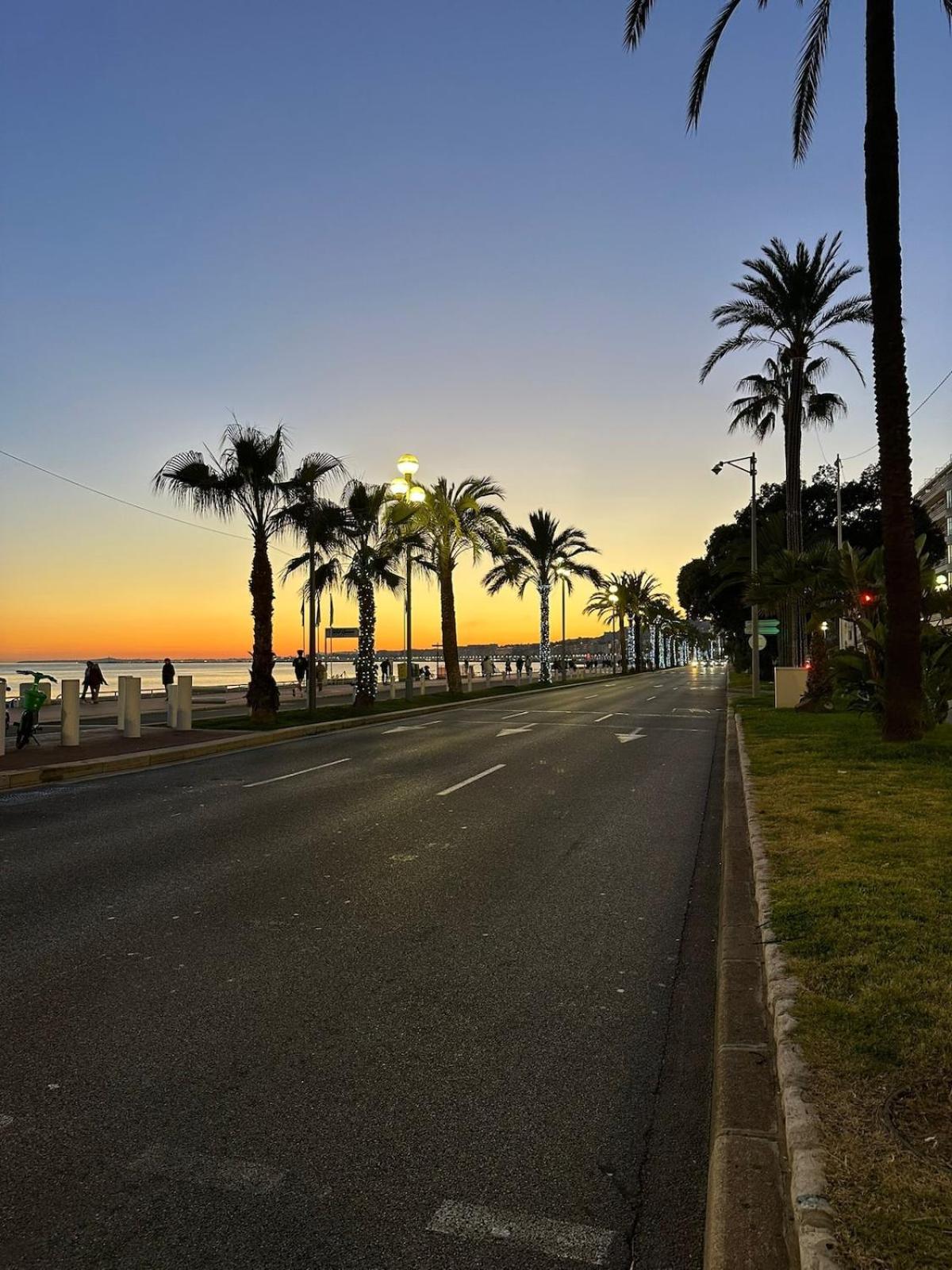 Neuf Carre Or A 2 Pas De La Equipe Apartment