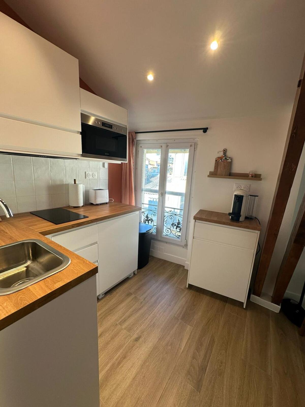 Neuf Carre Or A 2 Pas De La Equipe *