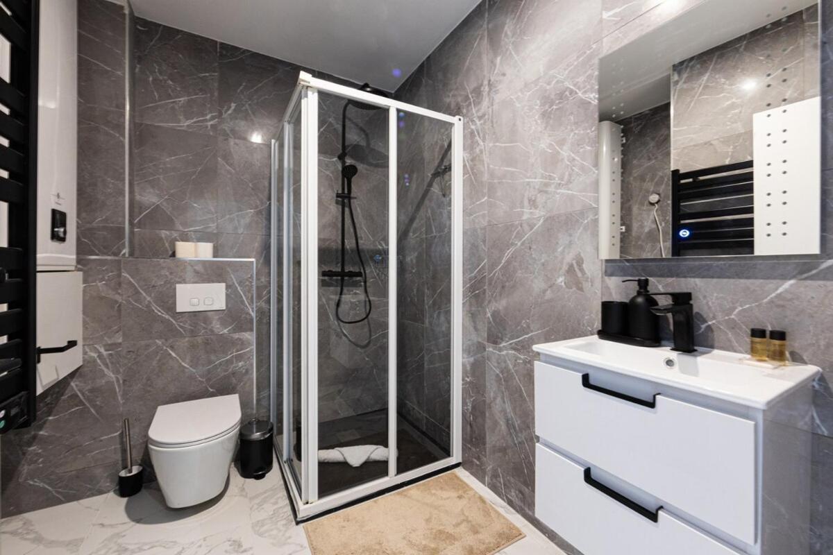 Apartment Renove Au Centre De Clim & Wi-fi Nice