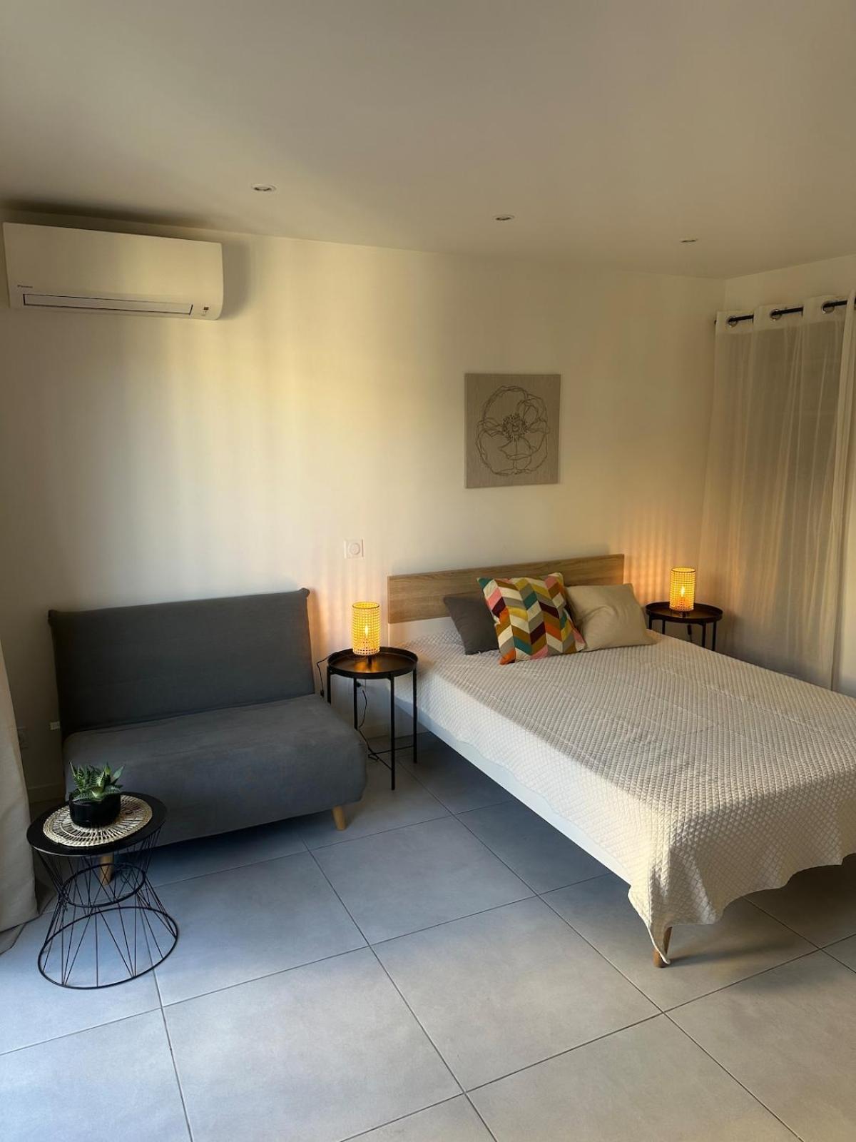 Quiet Modern In The Very Heart Of Nice