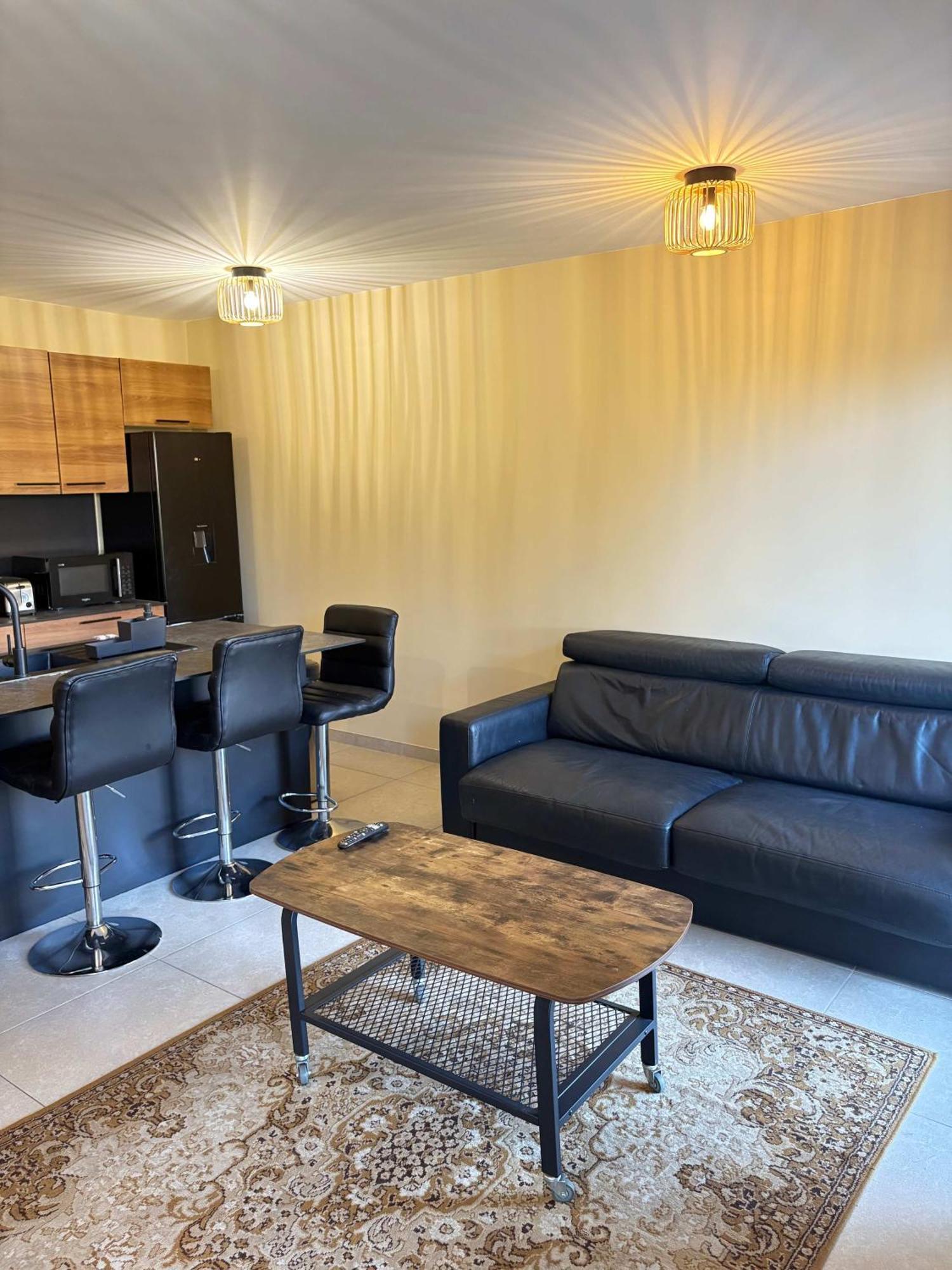 Le Ciel De Fabron Piscine Et Tennis