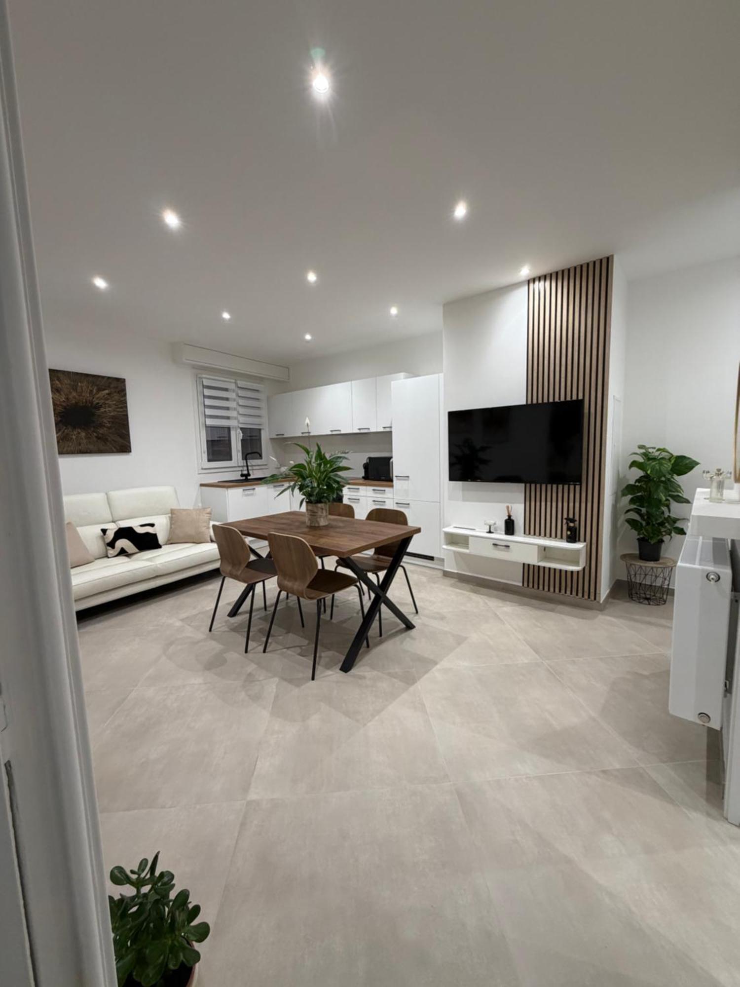 - 6 Personnes - 3 Lits - 3 Pieces - Parking ! Nice