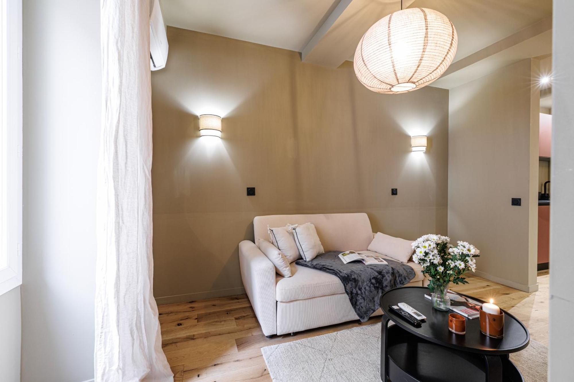 Wonderful Close To Garibaldi - Aircon Apartment