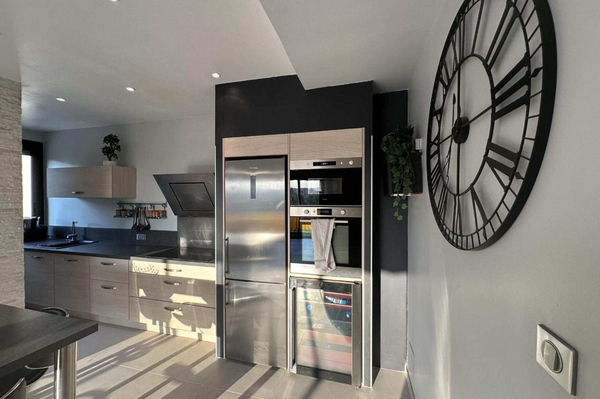 Spacious In With Balcony * Nice