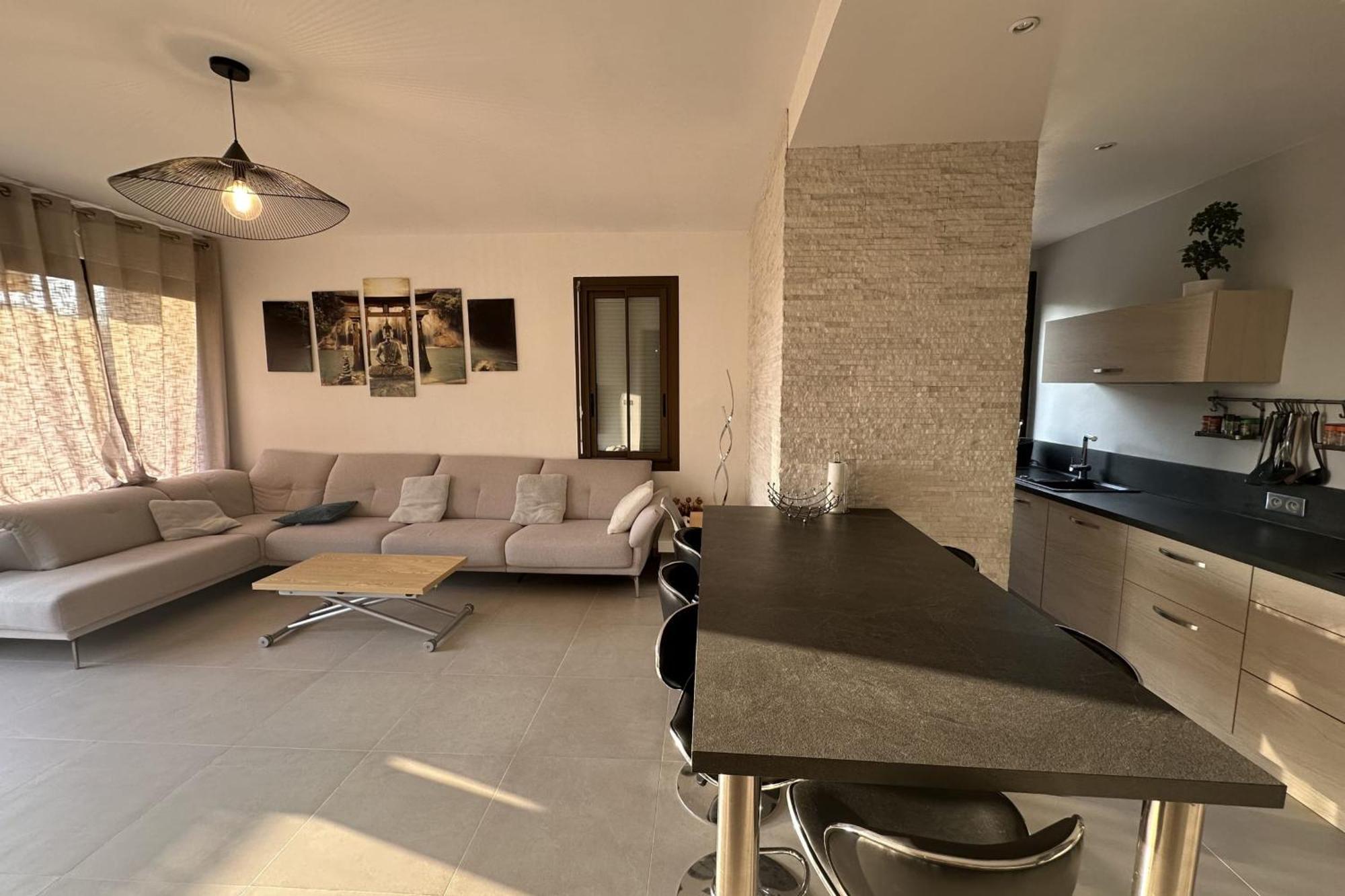 Spacious In With Balcony Apartment