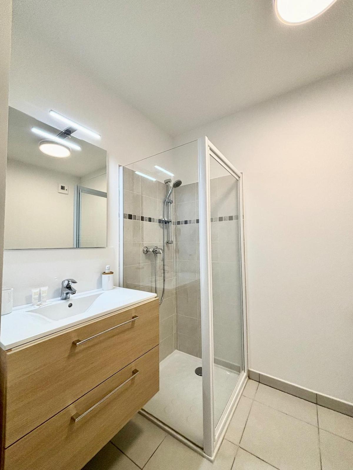 Nid Douillet Renove Et Tramway A 1 Min Apartment