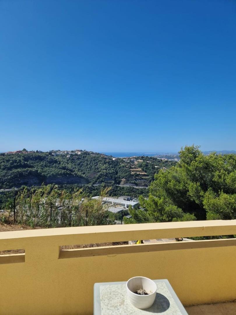 Moderne Avec Piscine Vue A Bellet Nice