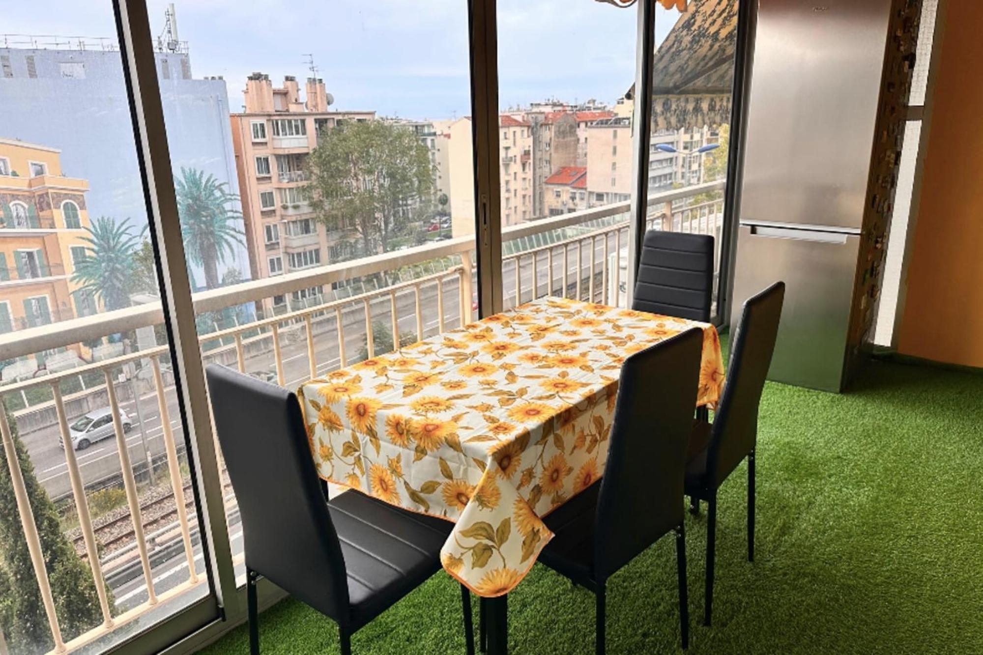 With Veranda 5min Walk To The Apartment