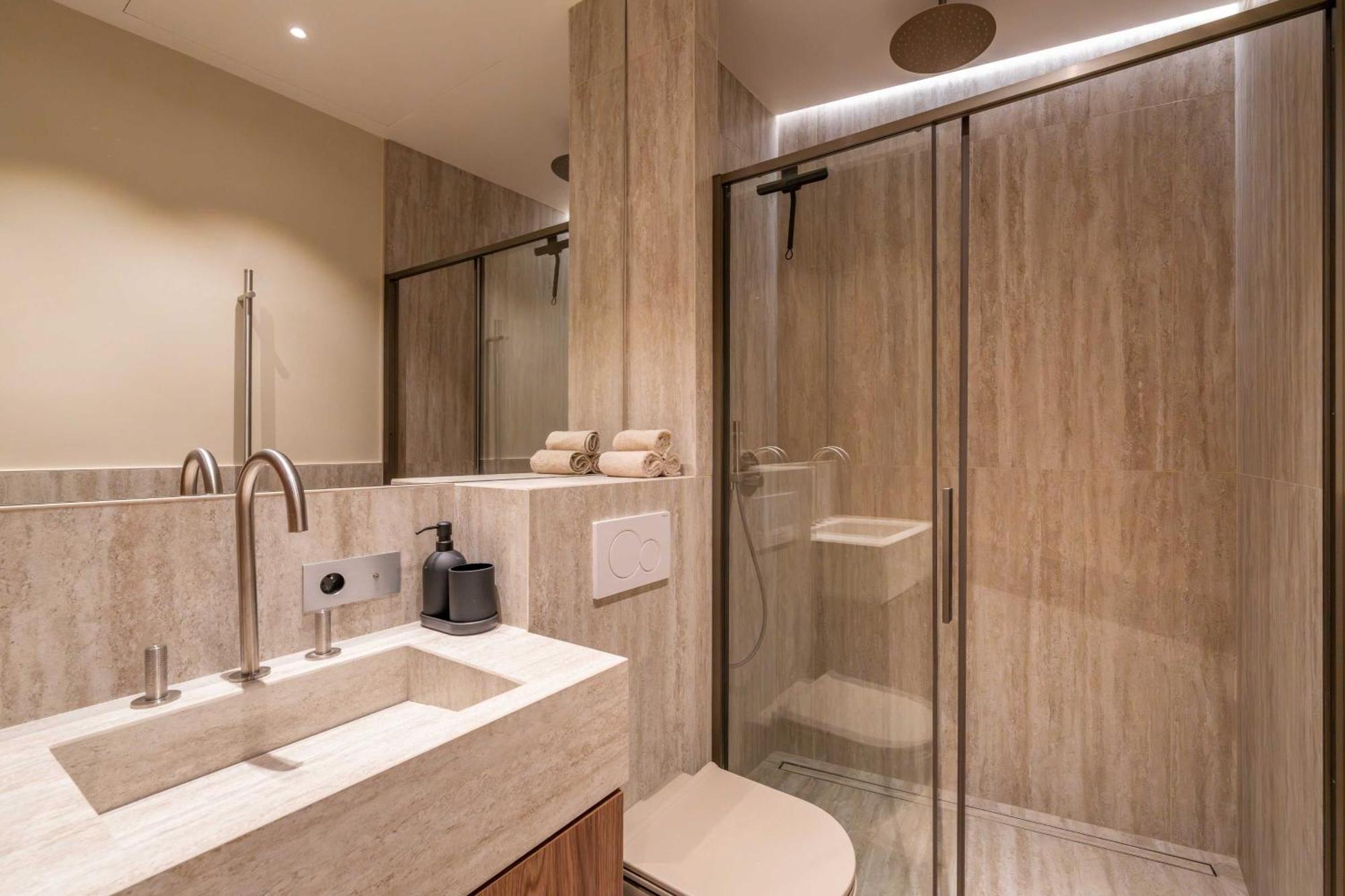 Apartment 2bdr 6p A C - Heart Of -