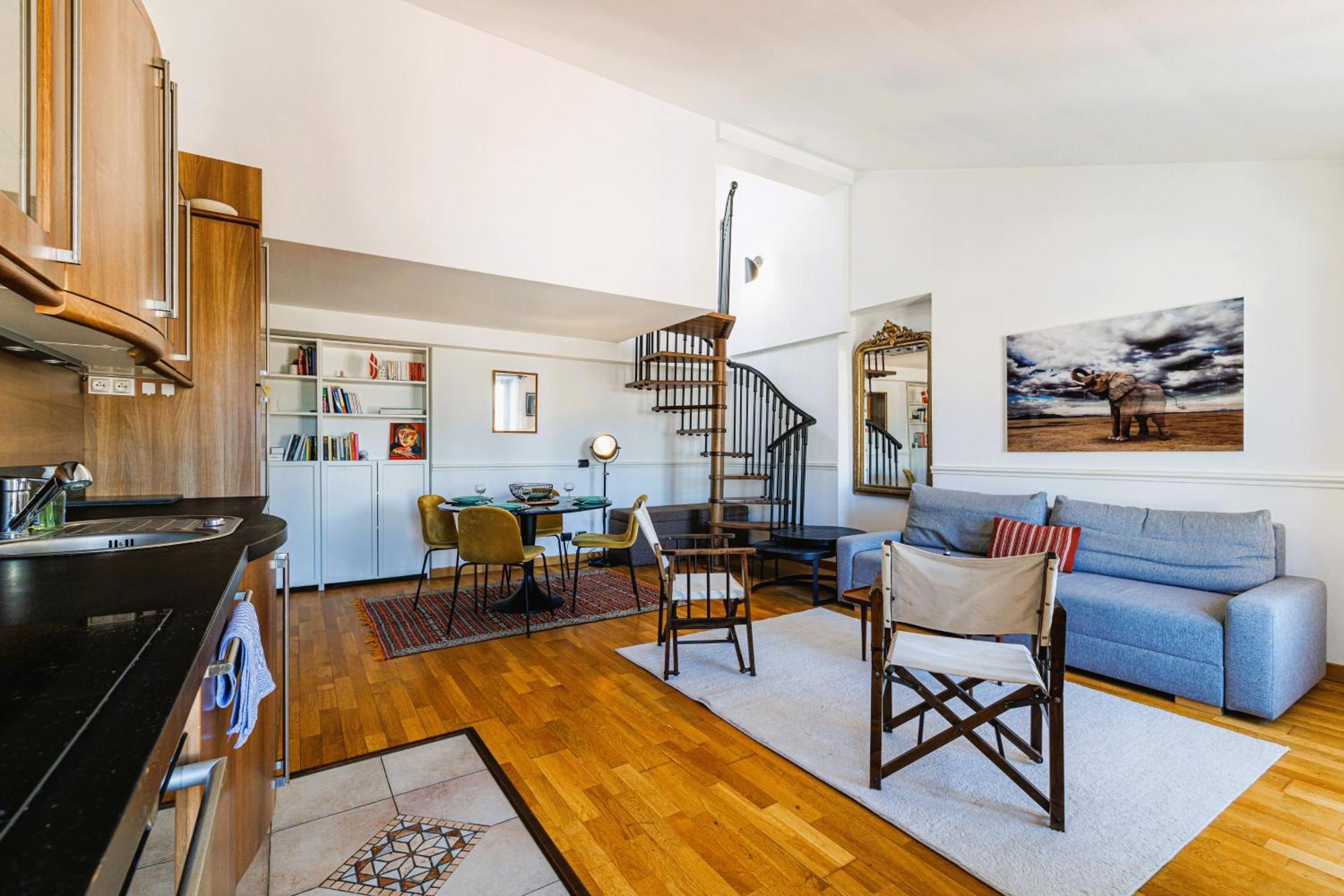 Apartment Spacieux Duplex - Carre D'Or - A 2 Min De La Mer *