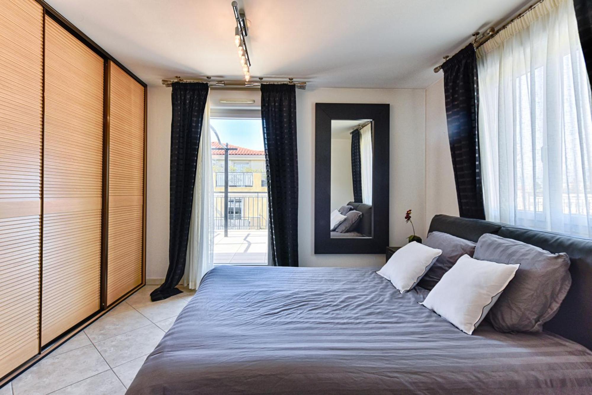 Happyfew Penthouse Lucia Apartment *
