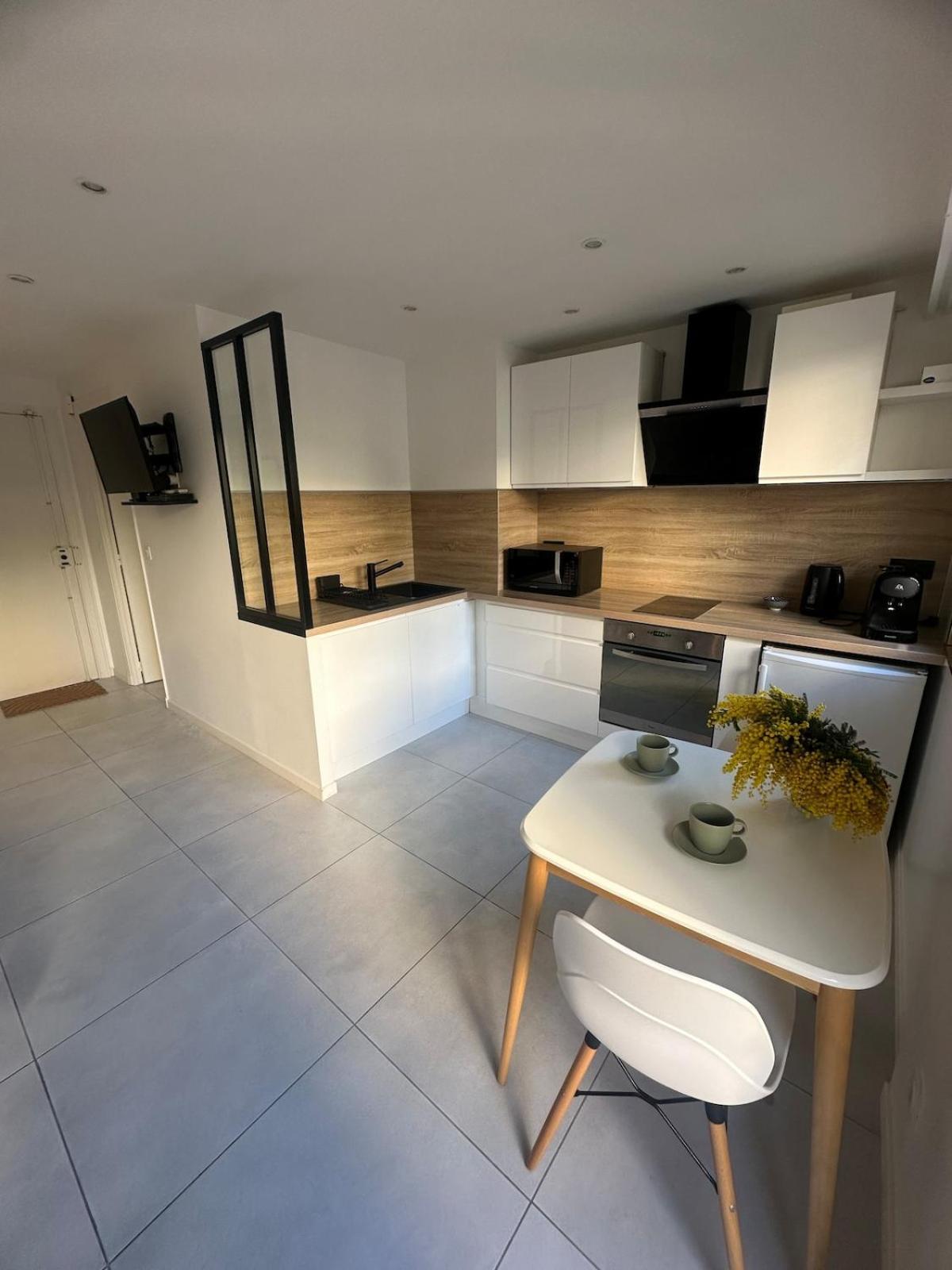 Quiet Modern In The Very Heart Of Appartement