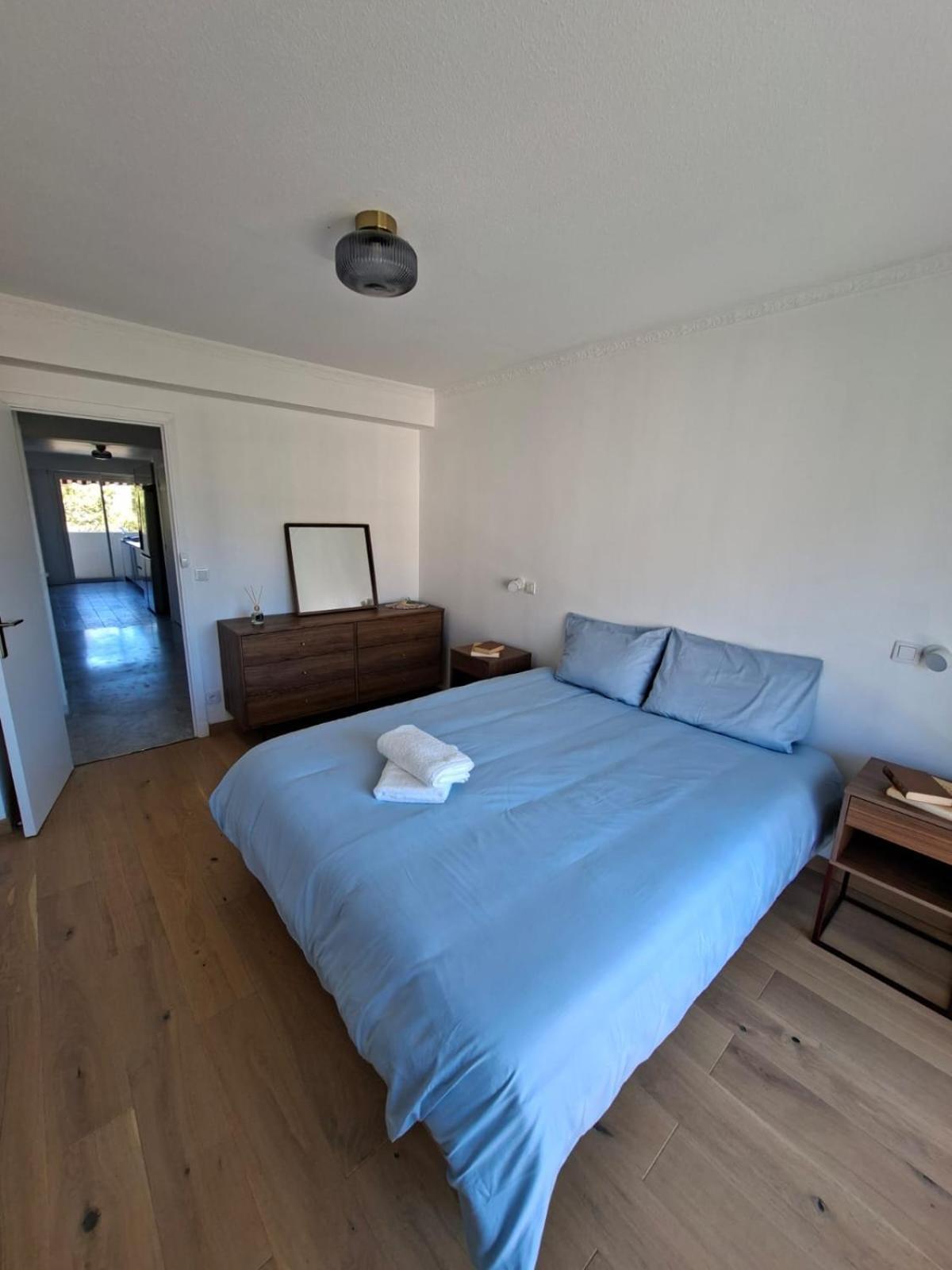 Elegant And Comfortable 3 Room, & Transport Within Walking Distance