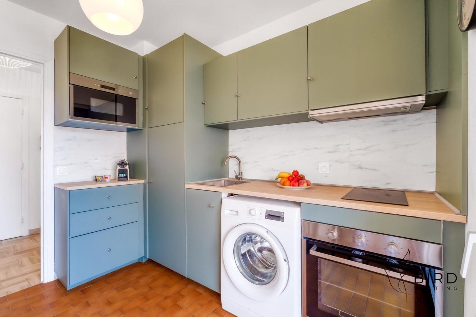 1br W Terrace & Parking Apartment