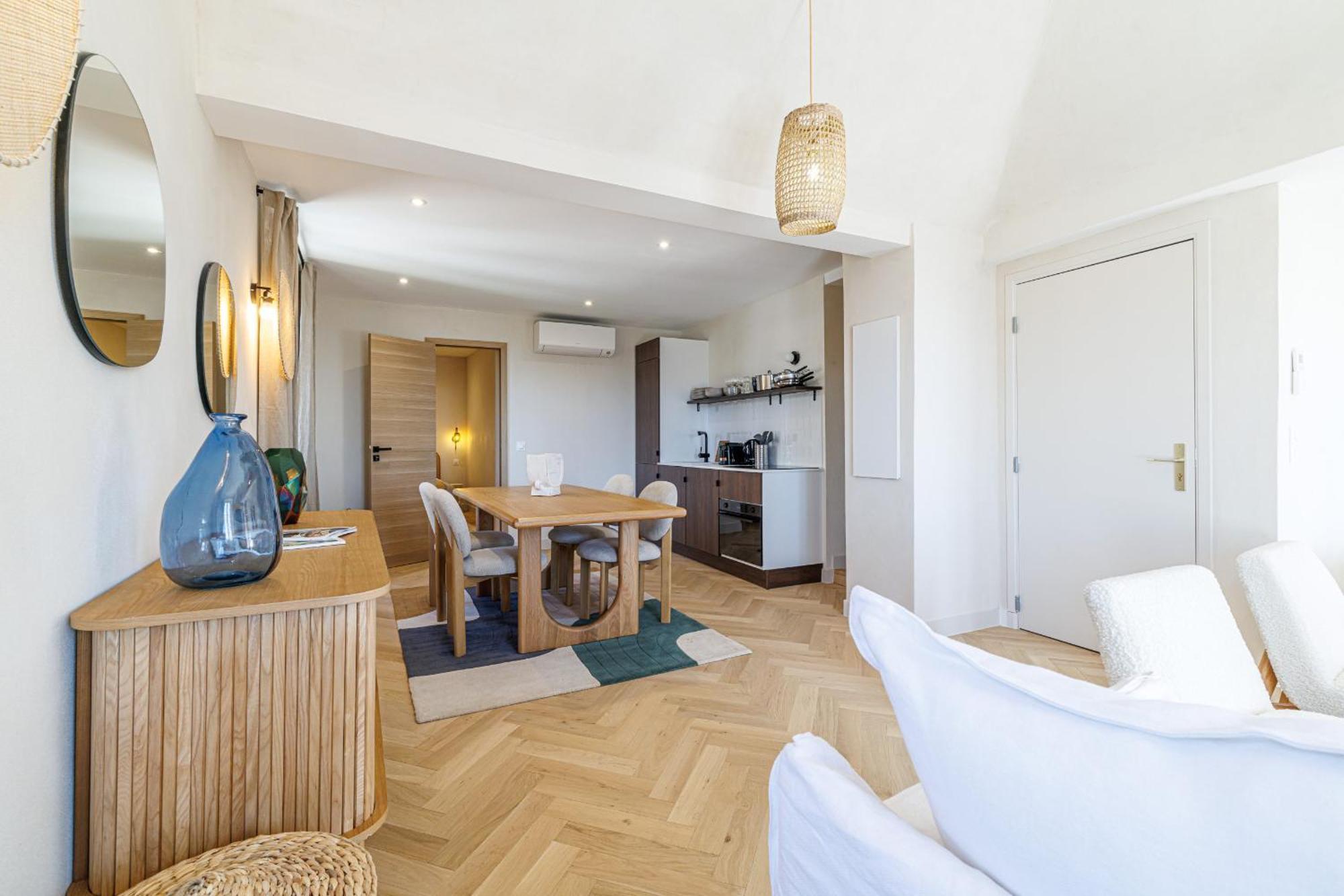 62 Carnot Lot 7 - Duplex Atypique- Climatise - 2 Apartment