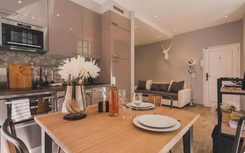 Authentic Old Town, Separate Bedroom, Ac Apartment