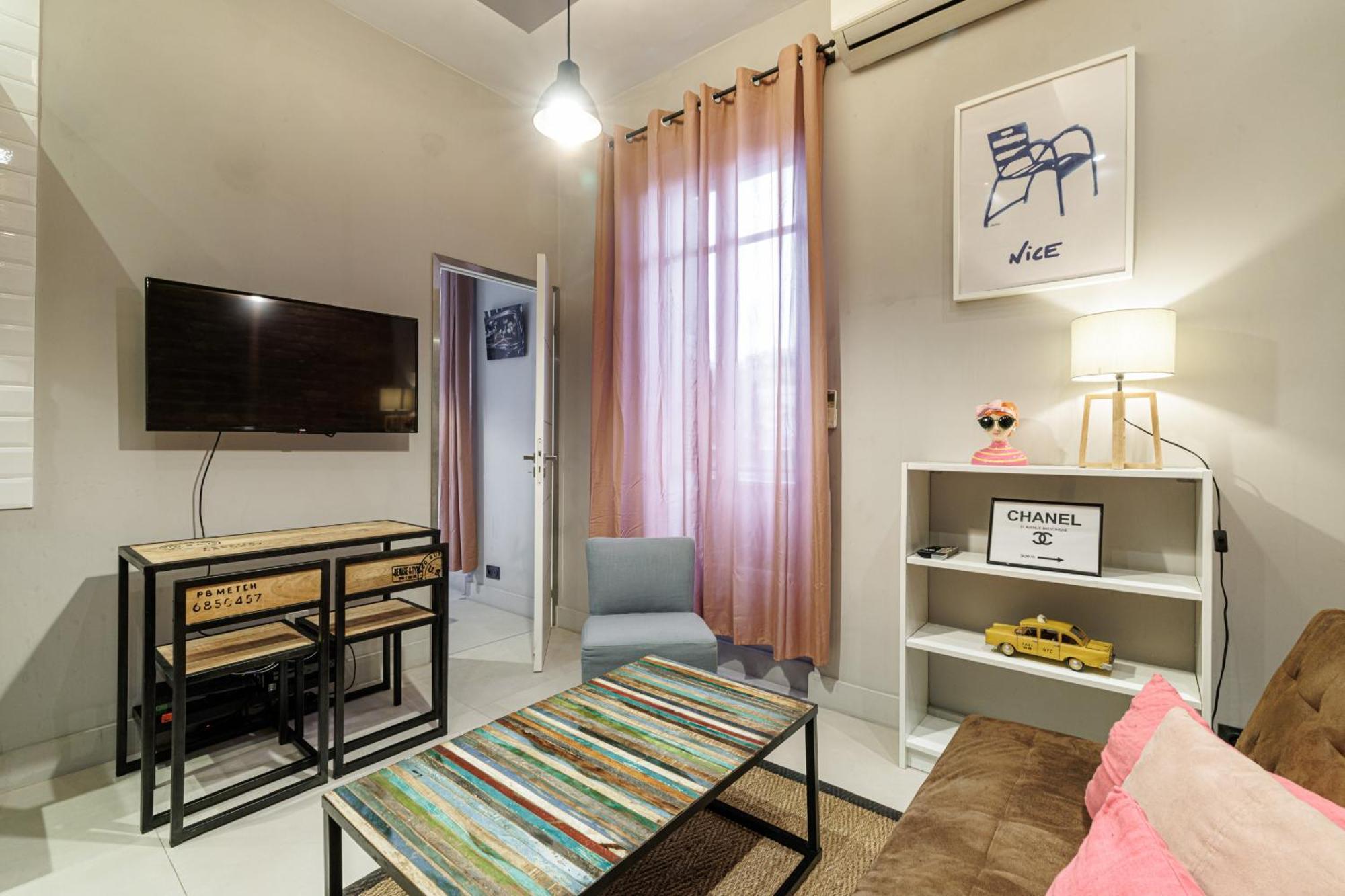 Charming 1 Bdr Downtown Apartment