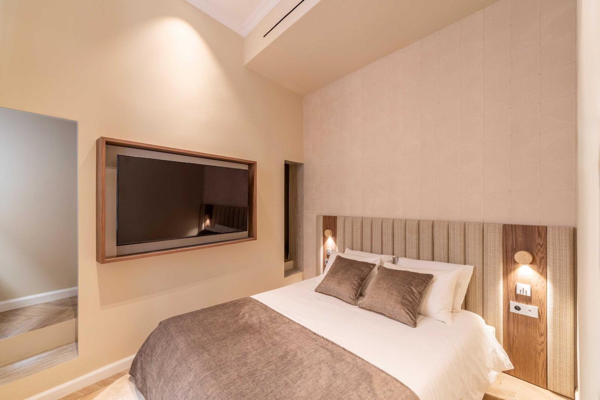 Apartment 2bdr 6p A C - Heart Of - *