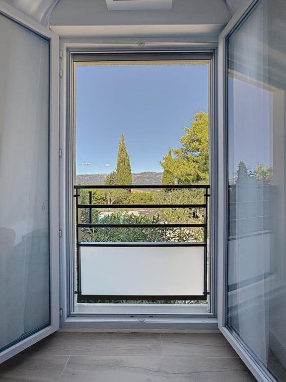 Comfort And Relaxation And Swimming Pool