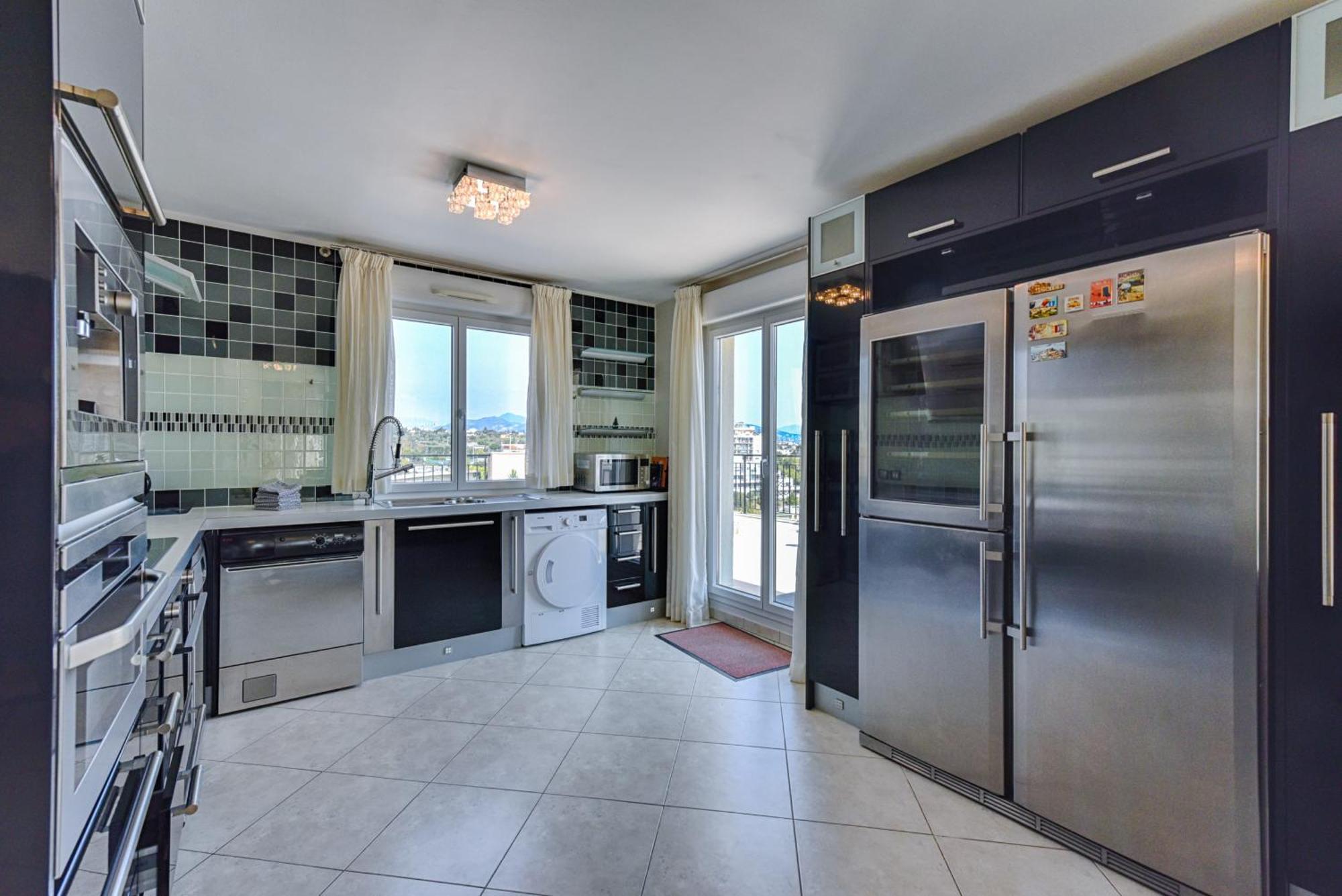 Happyfew Penthouse Lucia Apartment *