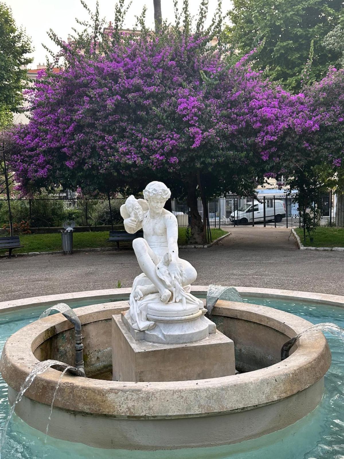 Quiet Modern In The Very Heart Of Apartment Nice