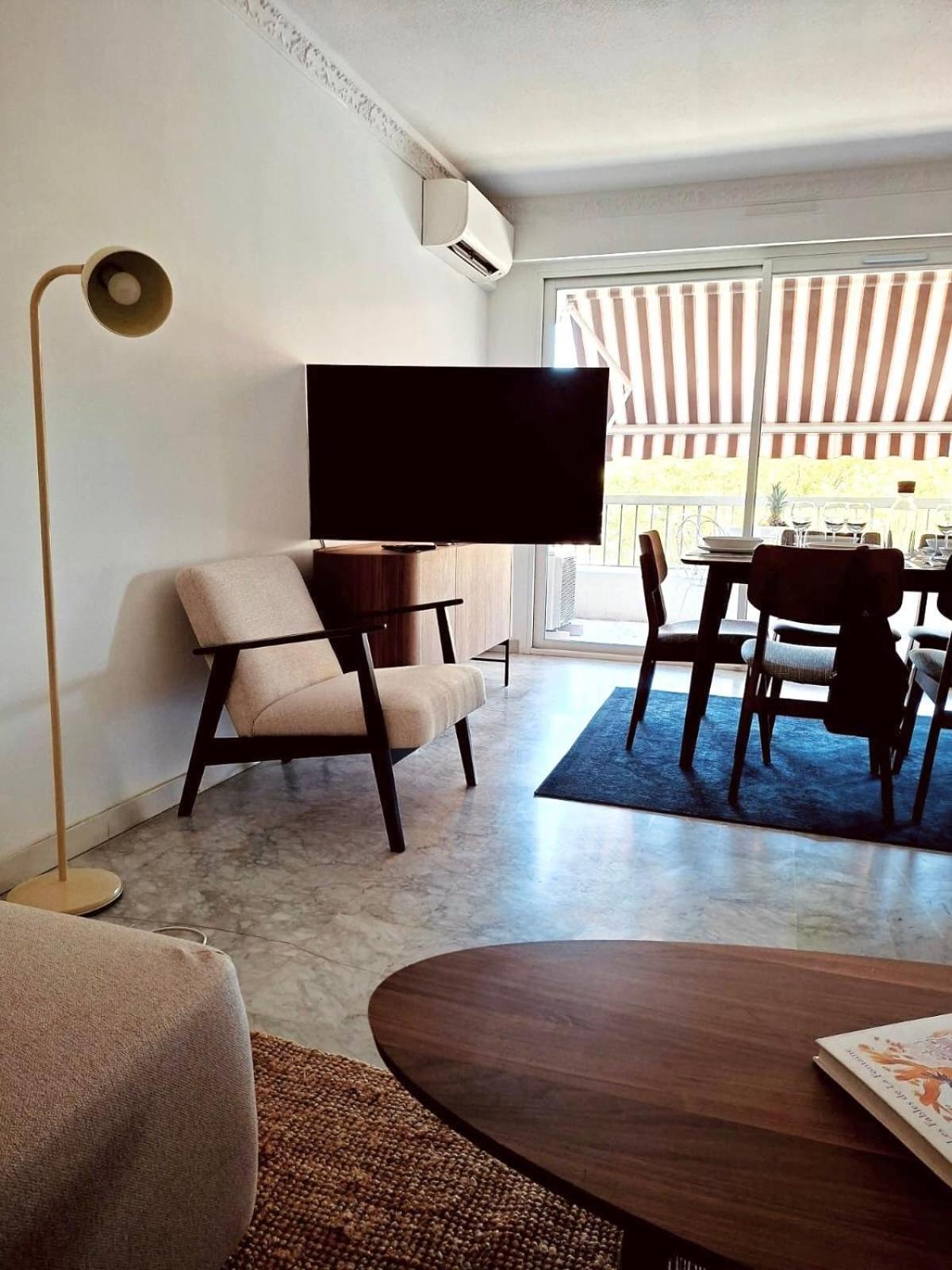 Elegant And Comfortable 3 Room, & Transport Within Walking Distance *