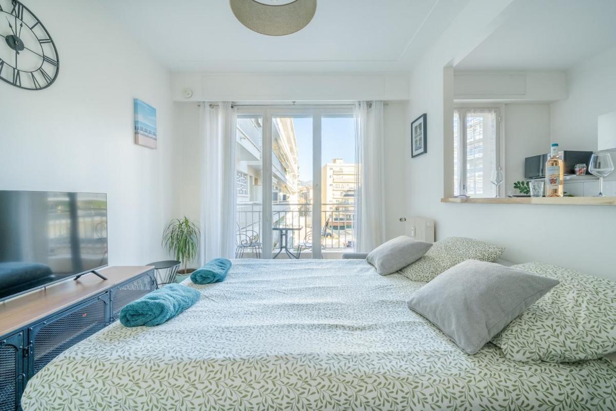 Port De - With Balcony Apartment *