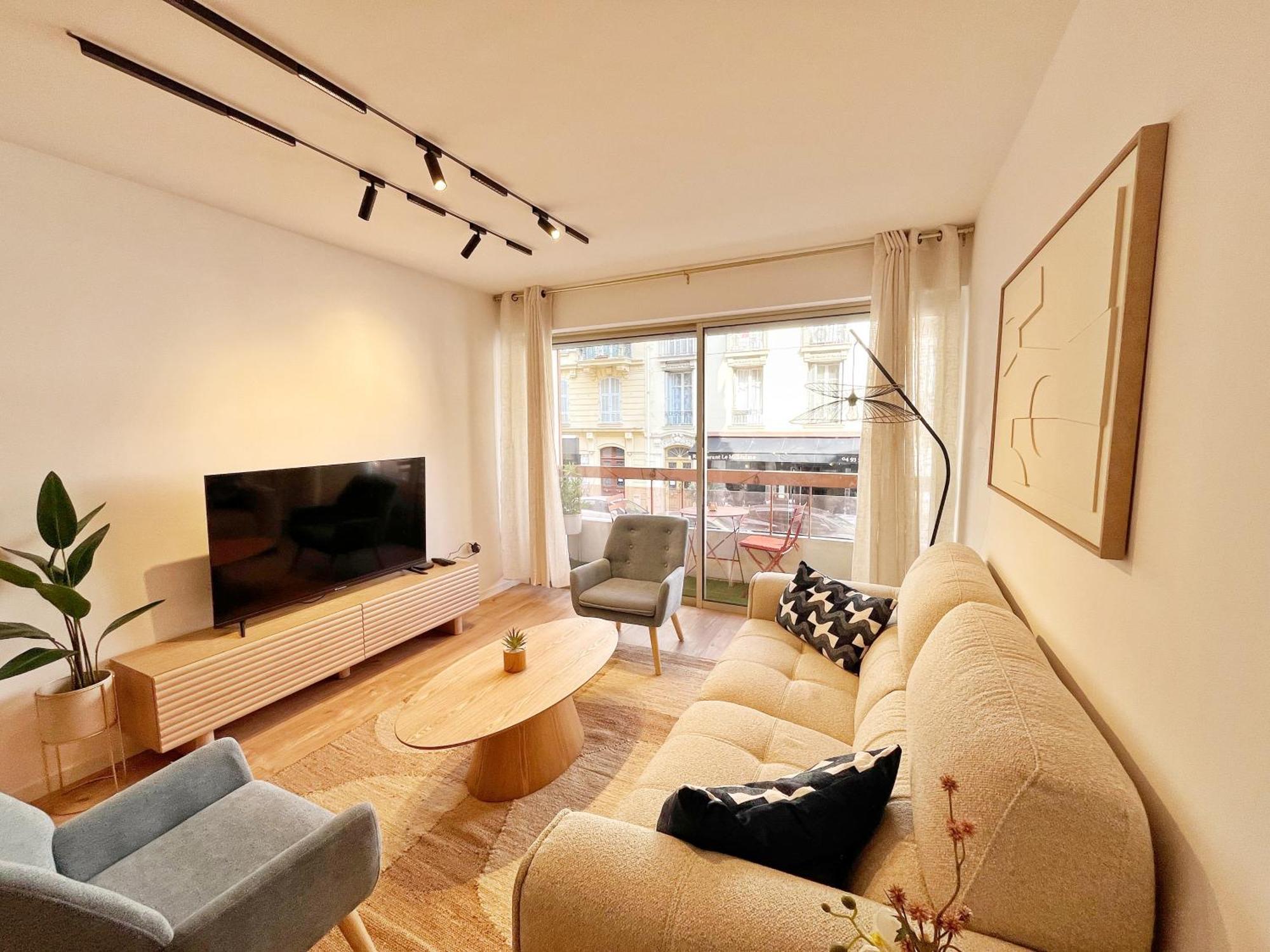 Ref 127 - 3 Pieces 2 Port * Nice