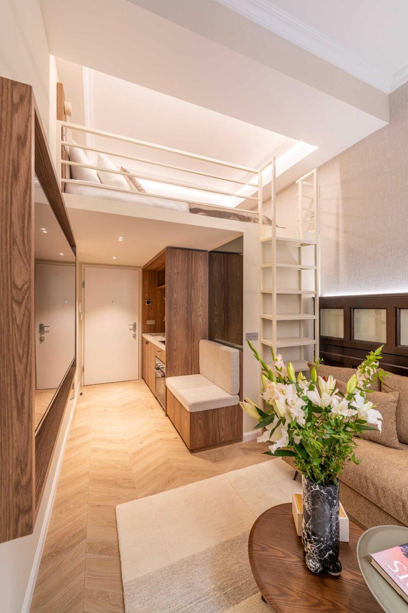 2bdr 6p A C - Heart Of - *