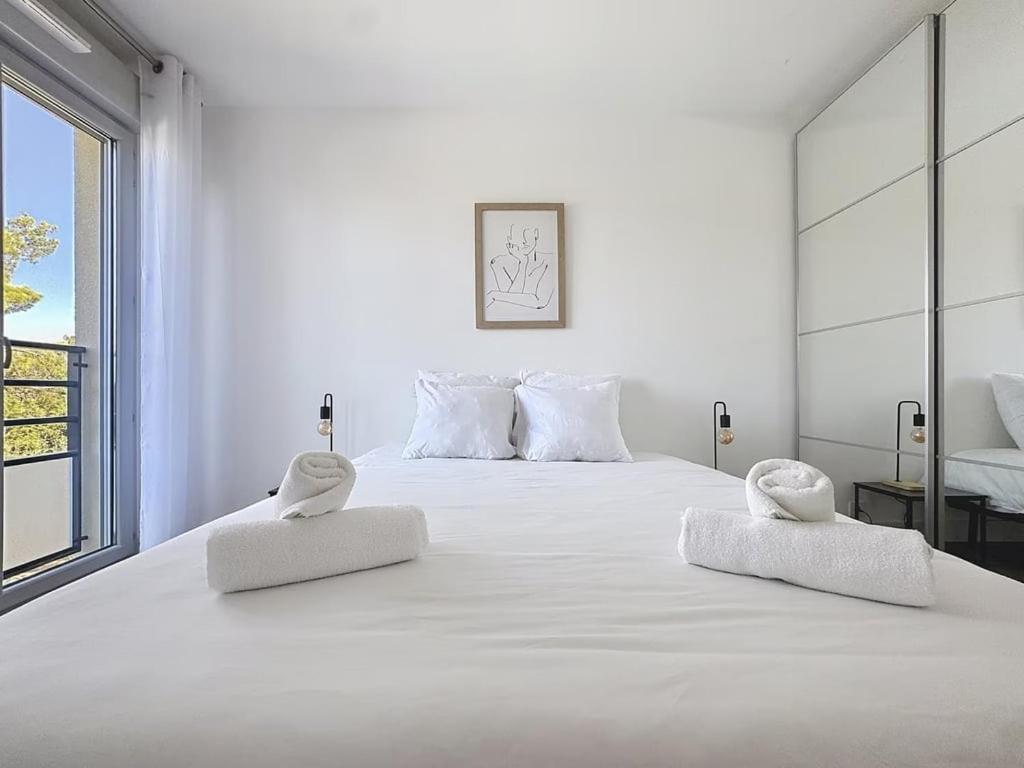 Comfort And Relaxation And Swimming Pool * Nice