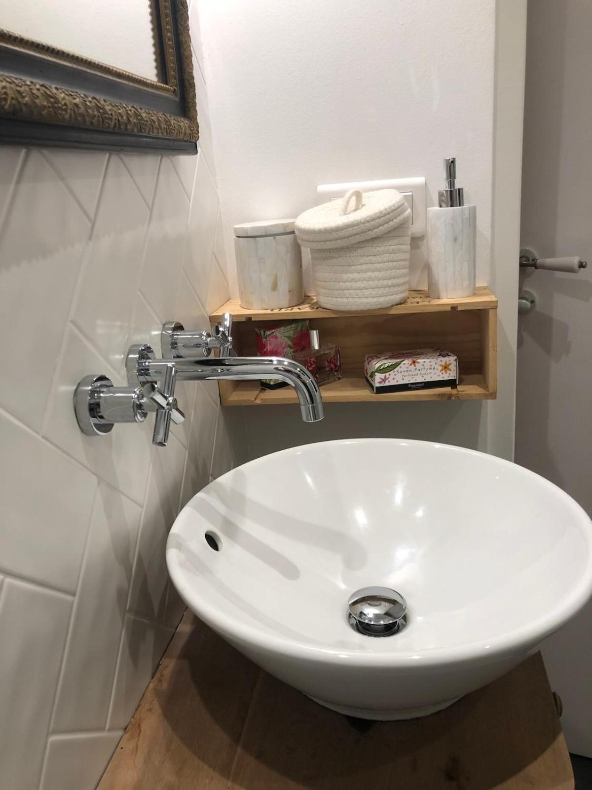 Cosy Et Lumineux 2 Pieces Au Coeur De Nice