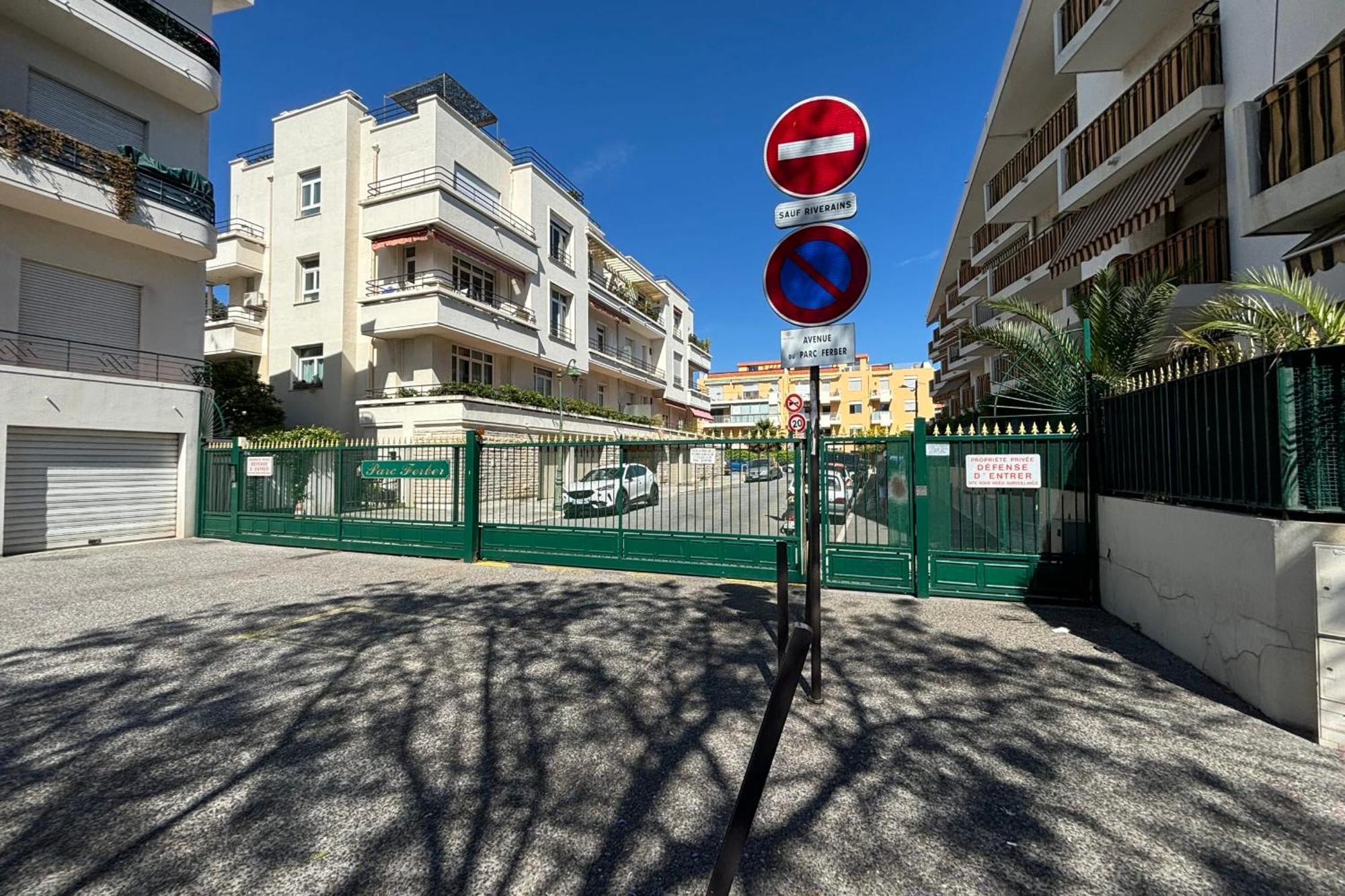 1br W Terrace & Parking Apartment