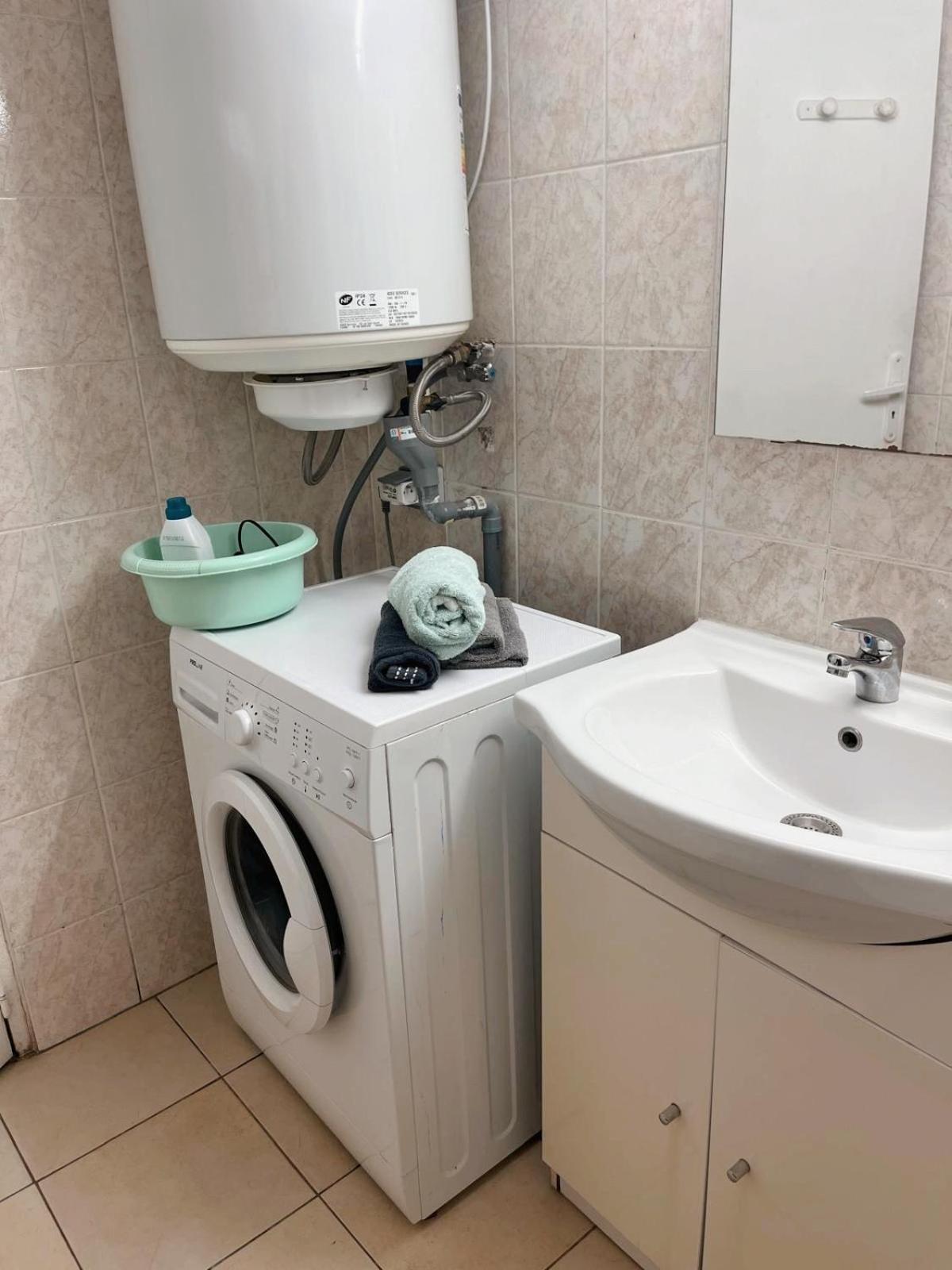 Appartement Entresol 1,2 Kilomètre De La Promenade *