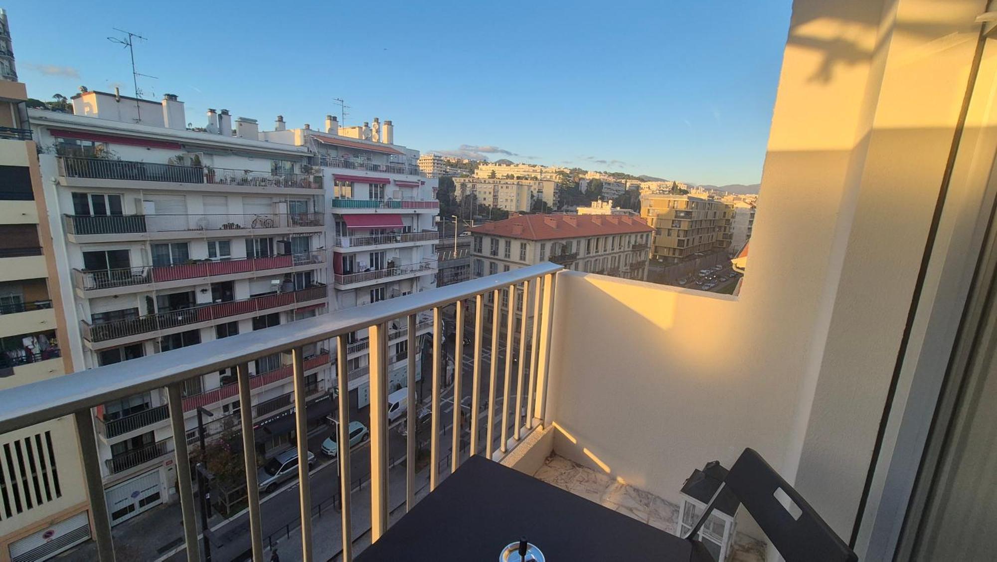 Cosy 1 Bedroom, Balcony, Promenade Des Nice