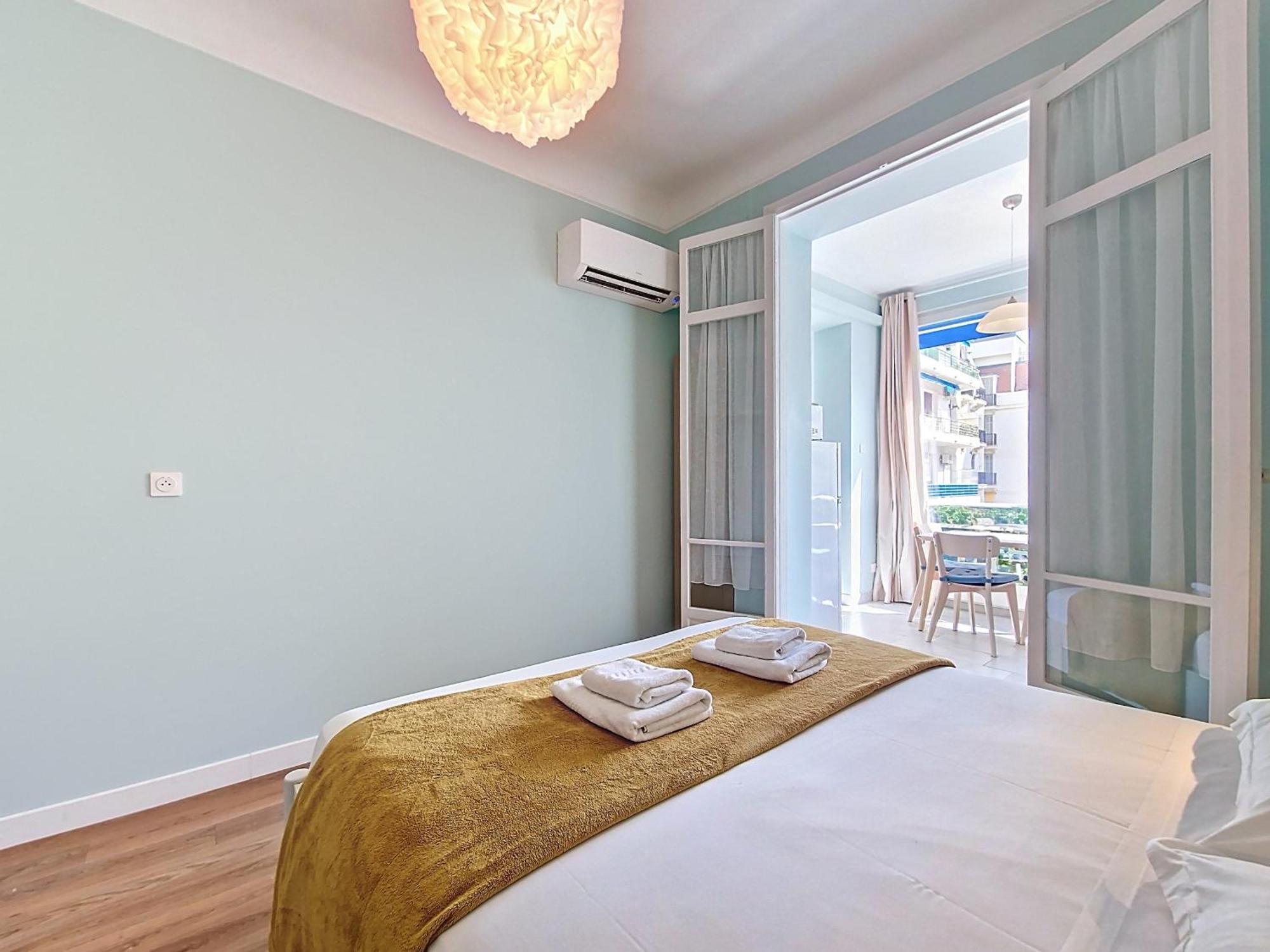 Nestor&jeeves - Blue Pastel Promenade - Spacious - Close Sea *