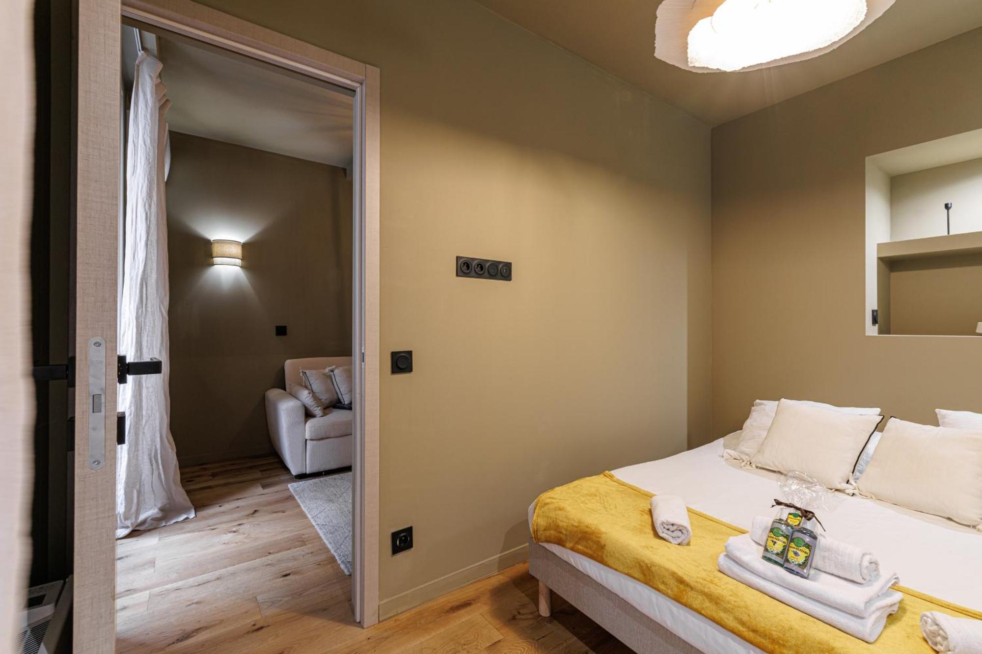 Wonderful Close To Garibaldi - Aircon Apartment *