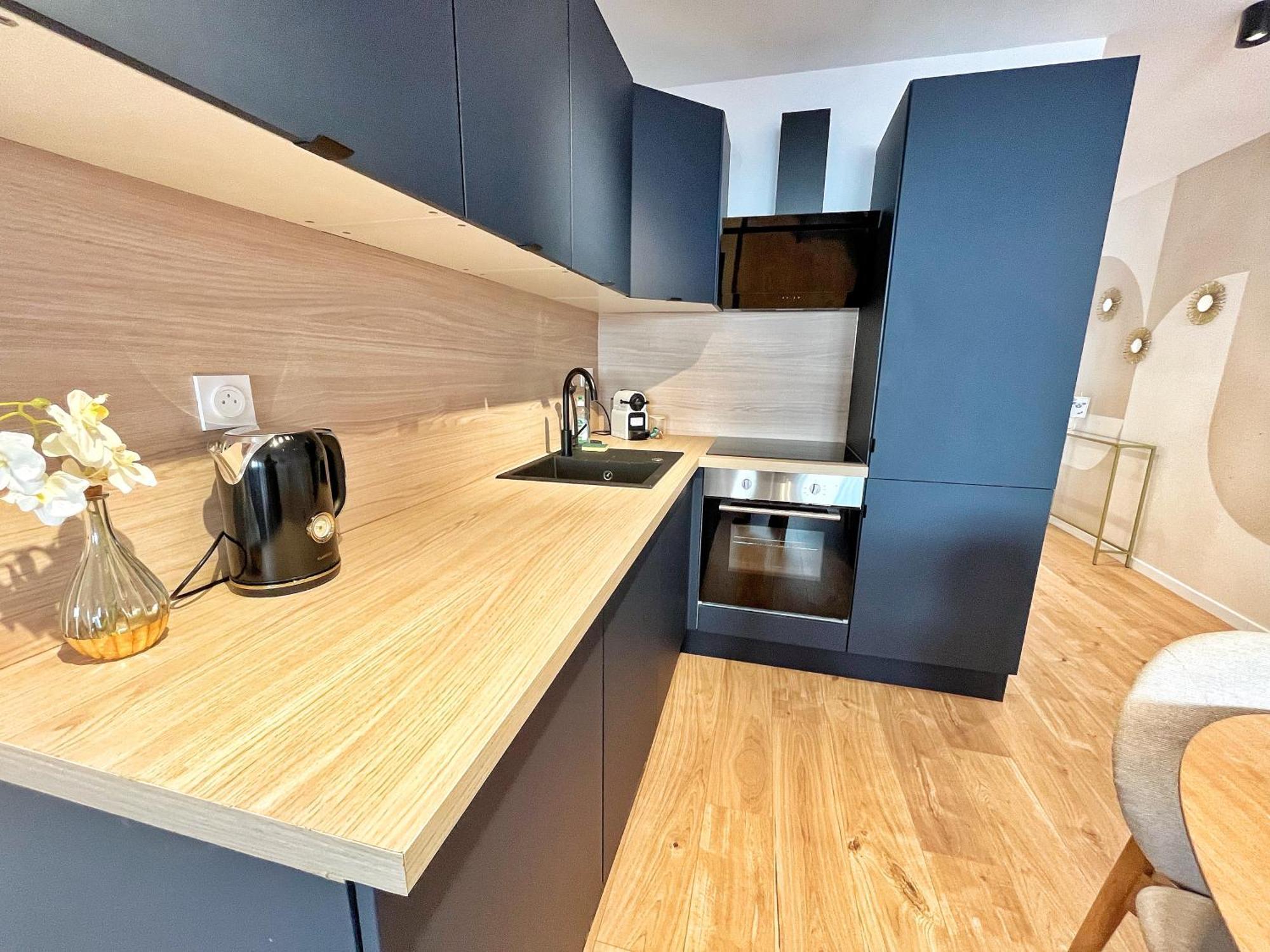 Ref 127 - 3 Pieces 2 Port Apartment *