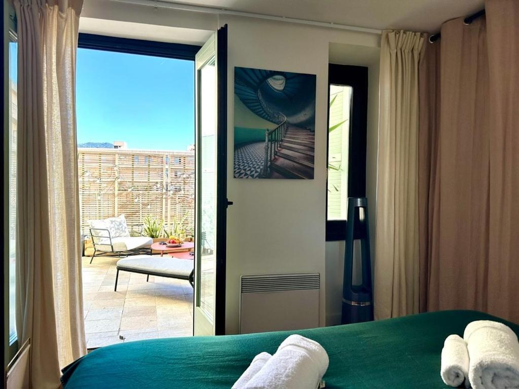 L'ame De - Terrasse Doree Sur Place Massena Nice