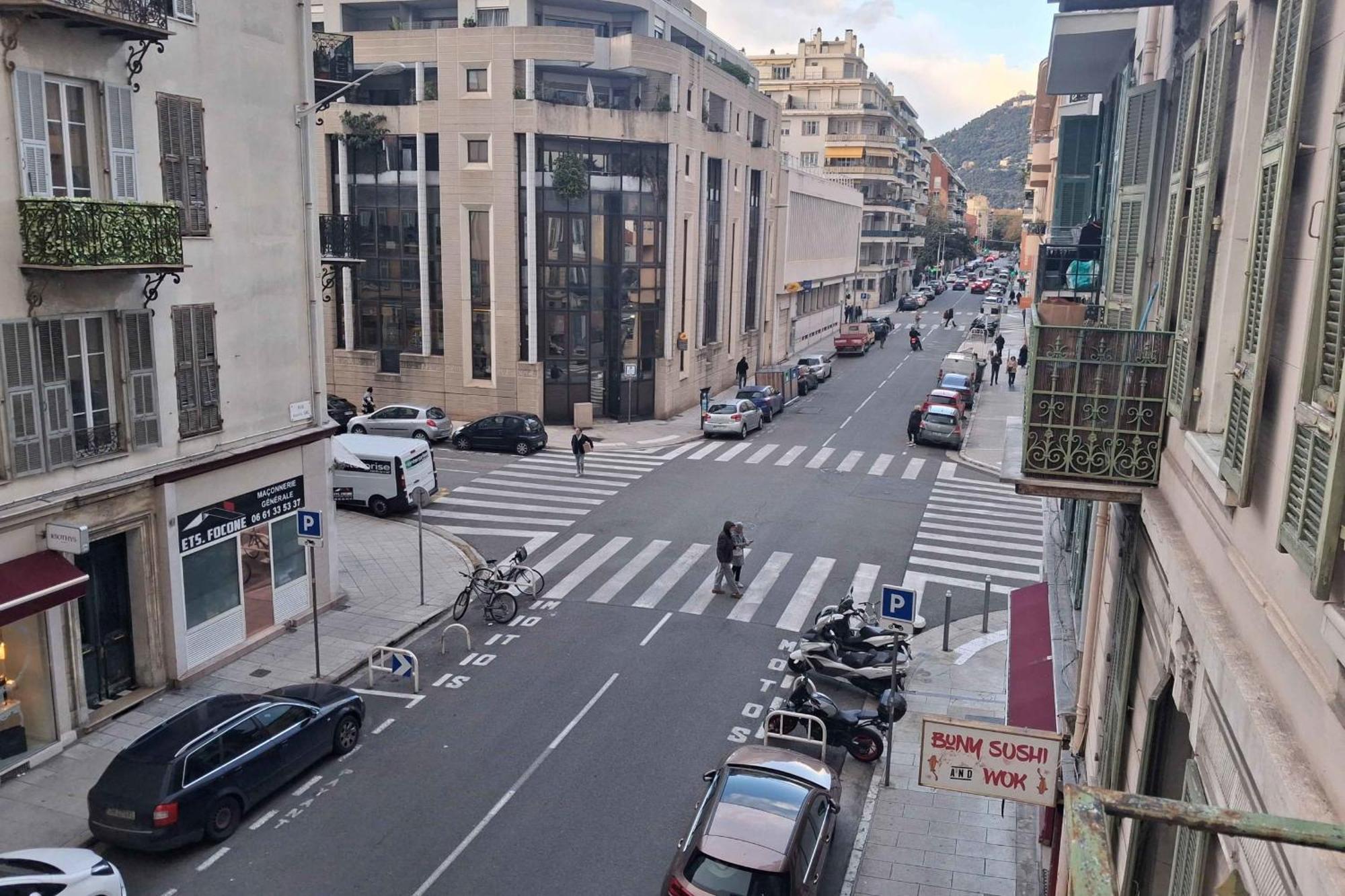 Charming Bright In Apartment *