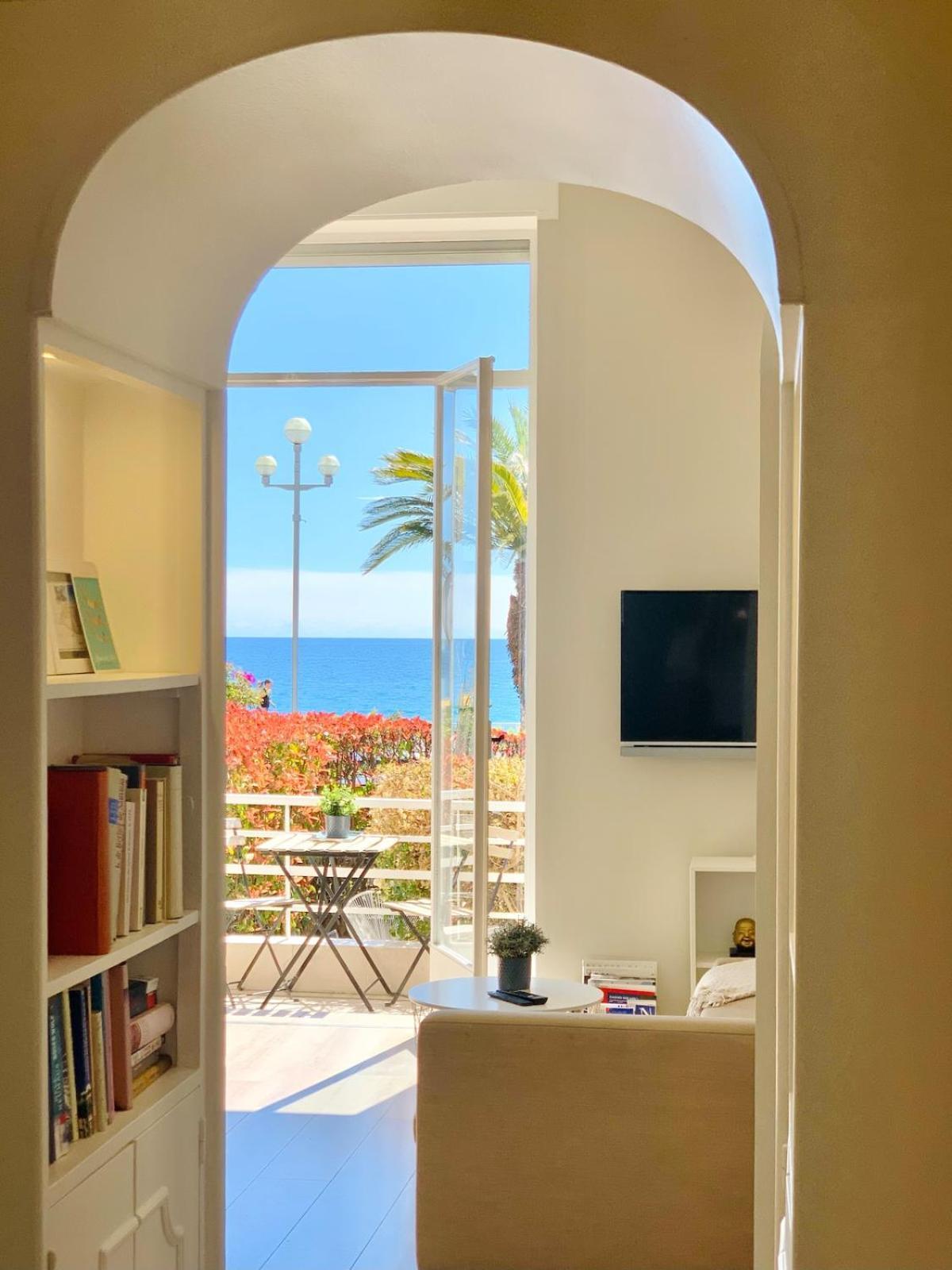 Stunning Flat With Sea View & Garden On Promenade Da Apartment