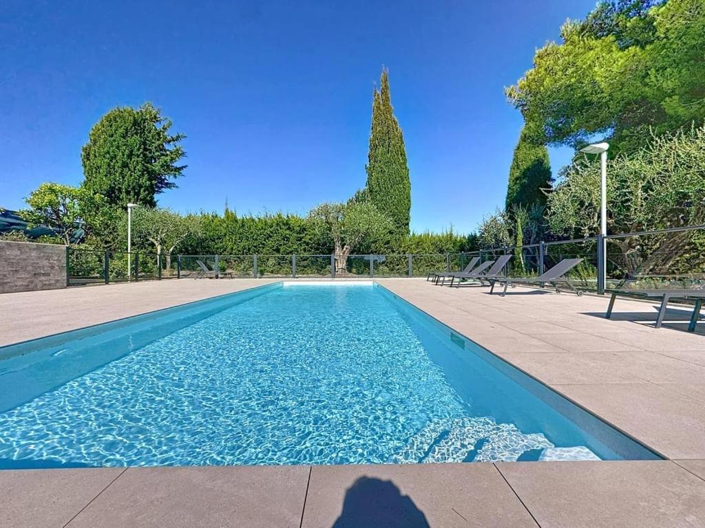 Comfort And Relaxation And Swimming Pool Apartment *