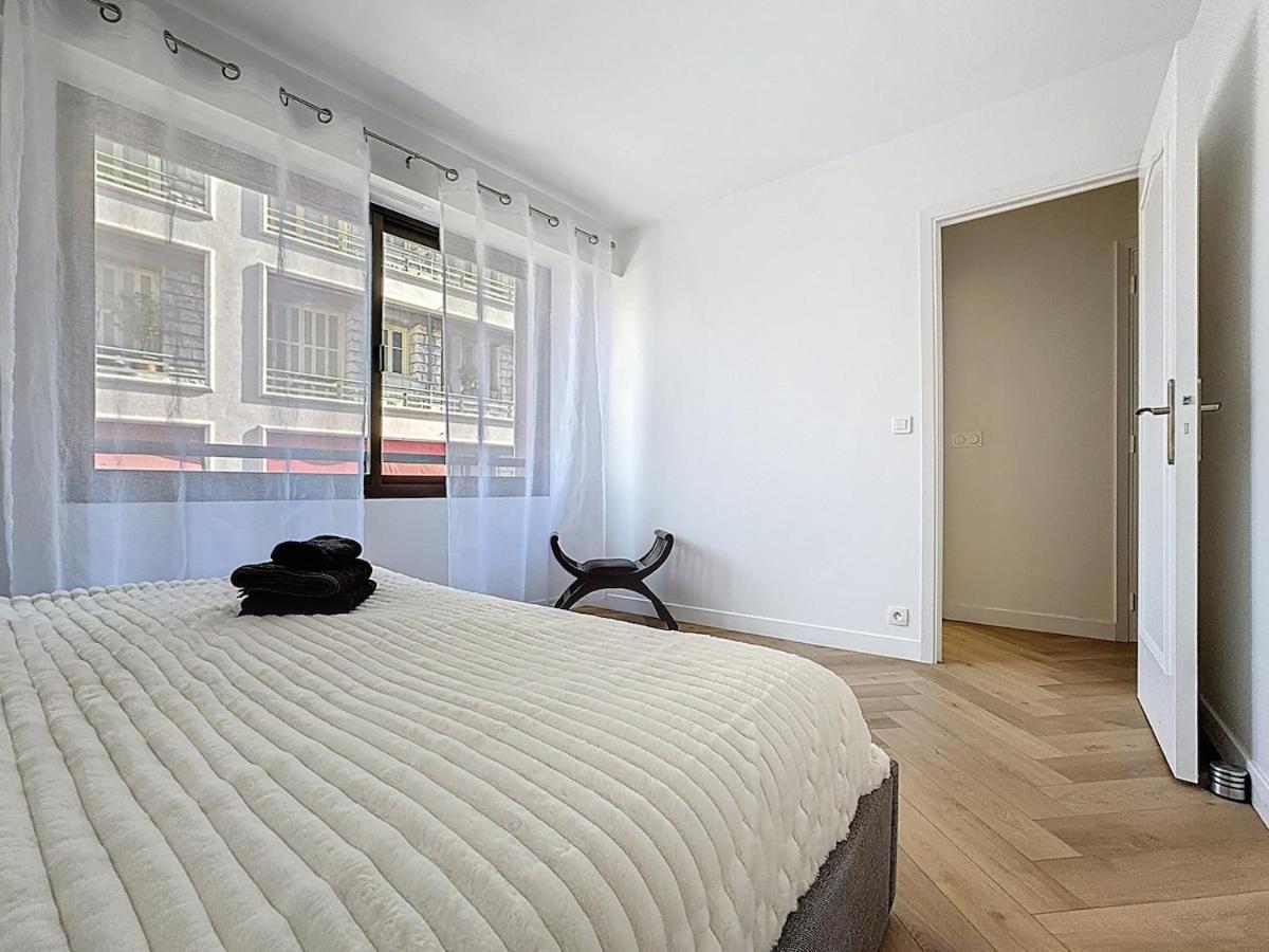 Apartment Chic Avec Balcon Carre D Or
