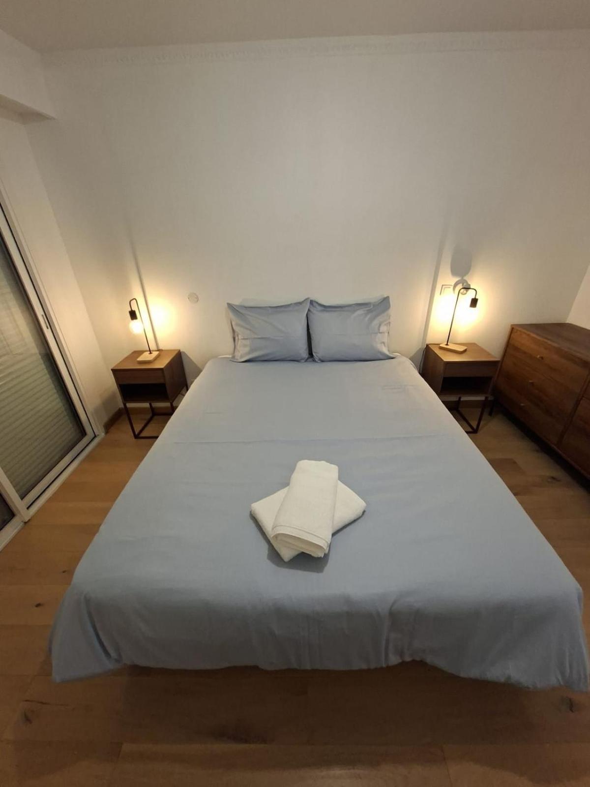 Apartment Elegant And Comfortable 3 Room, & Transport Within Walking Distance