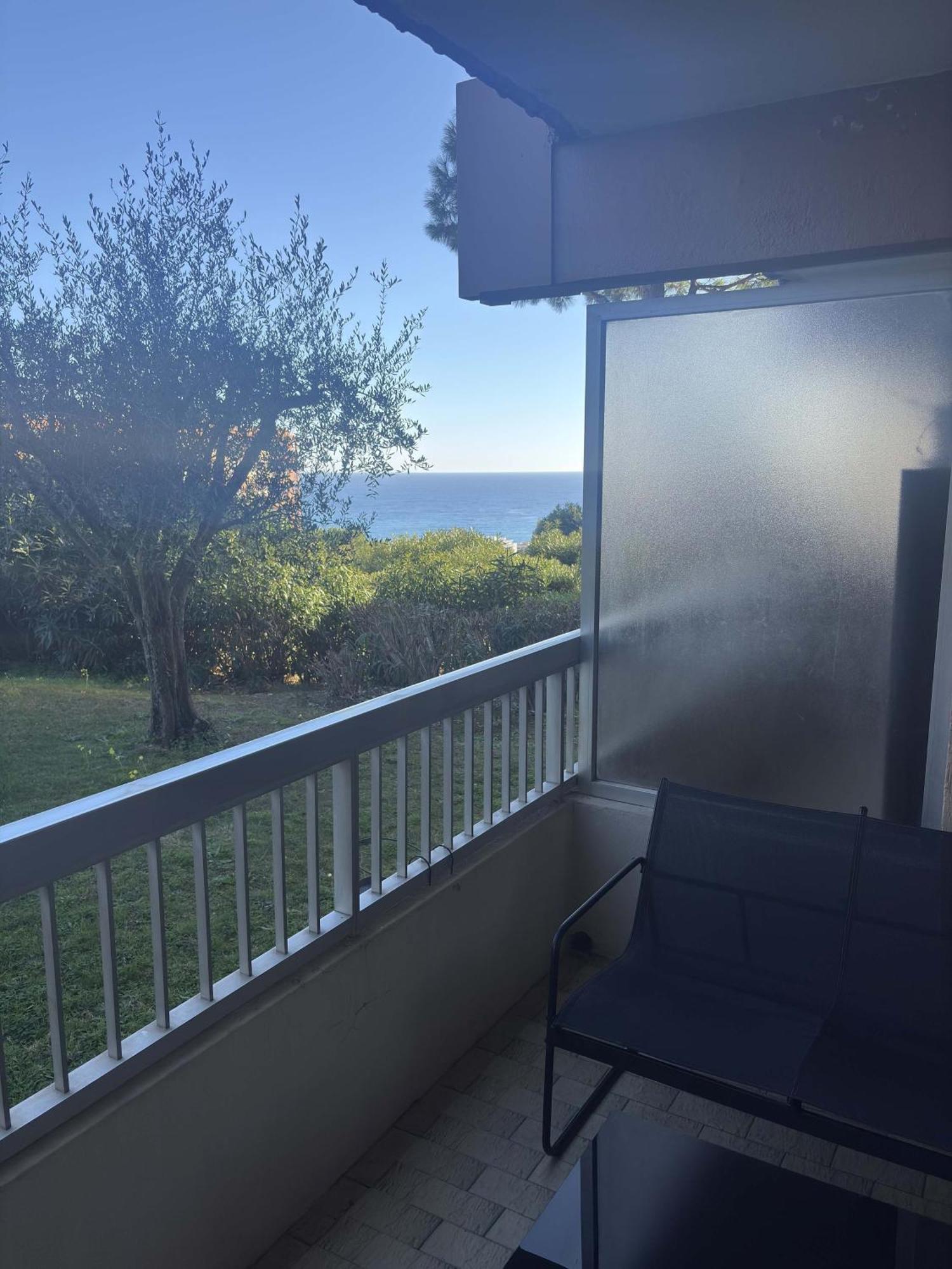 Le Ciel De Fabron Piscine Et Tennis *