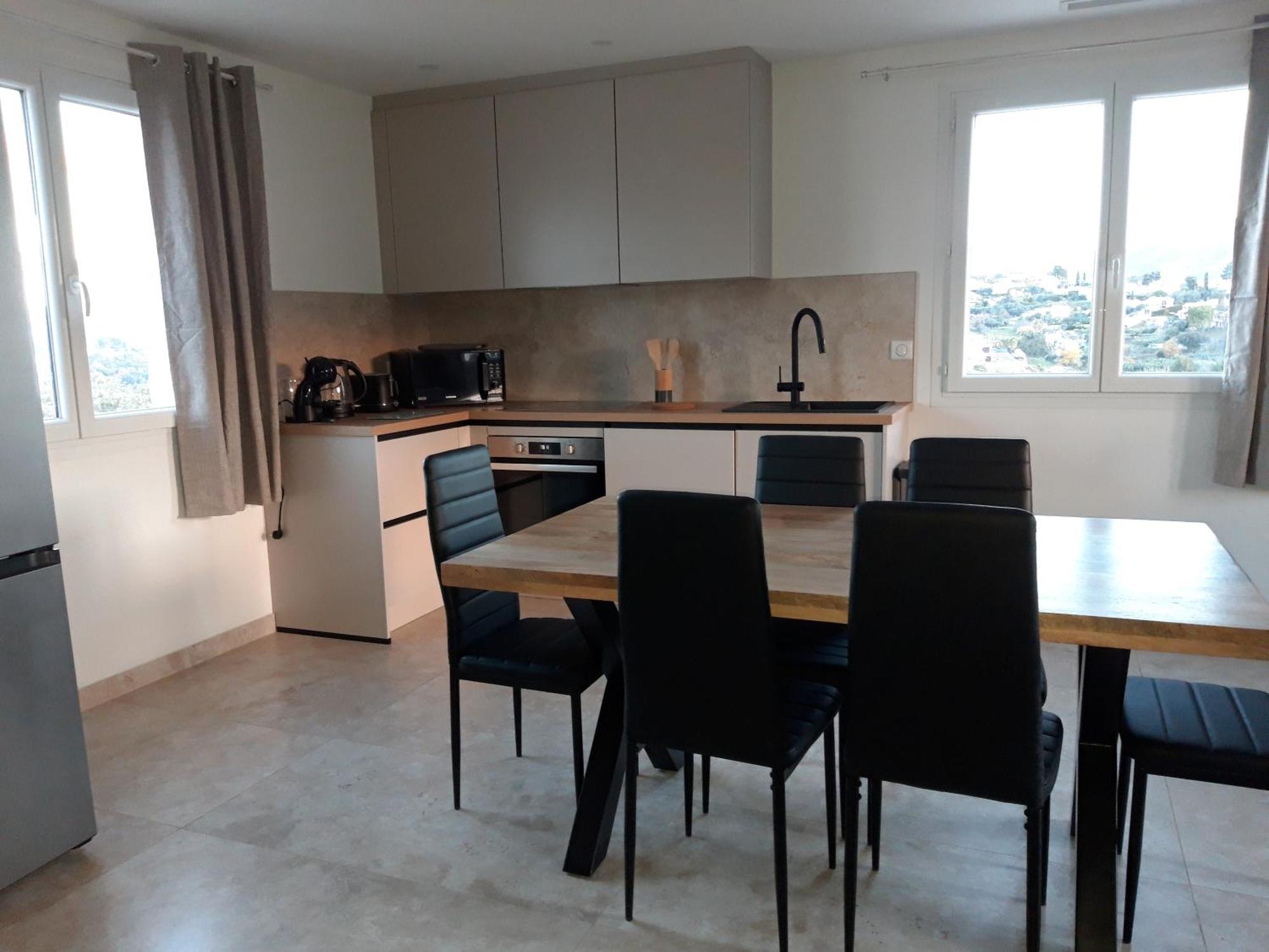 Apartment Maioun Cremat