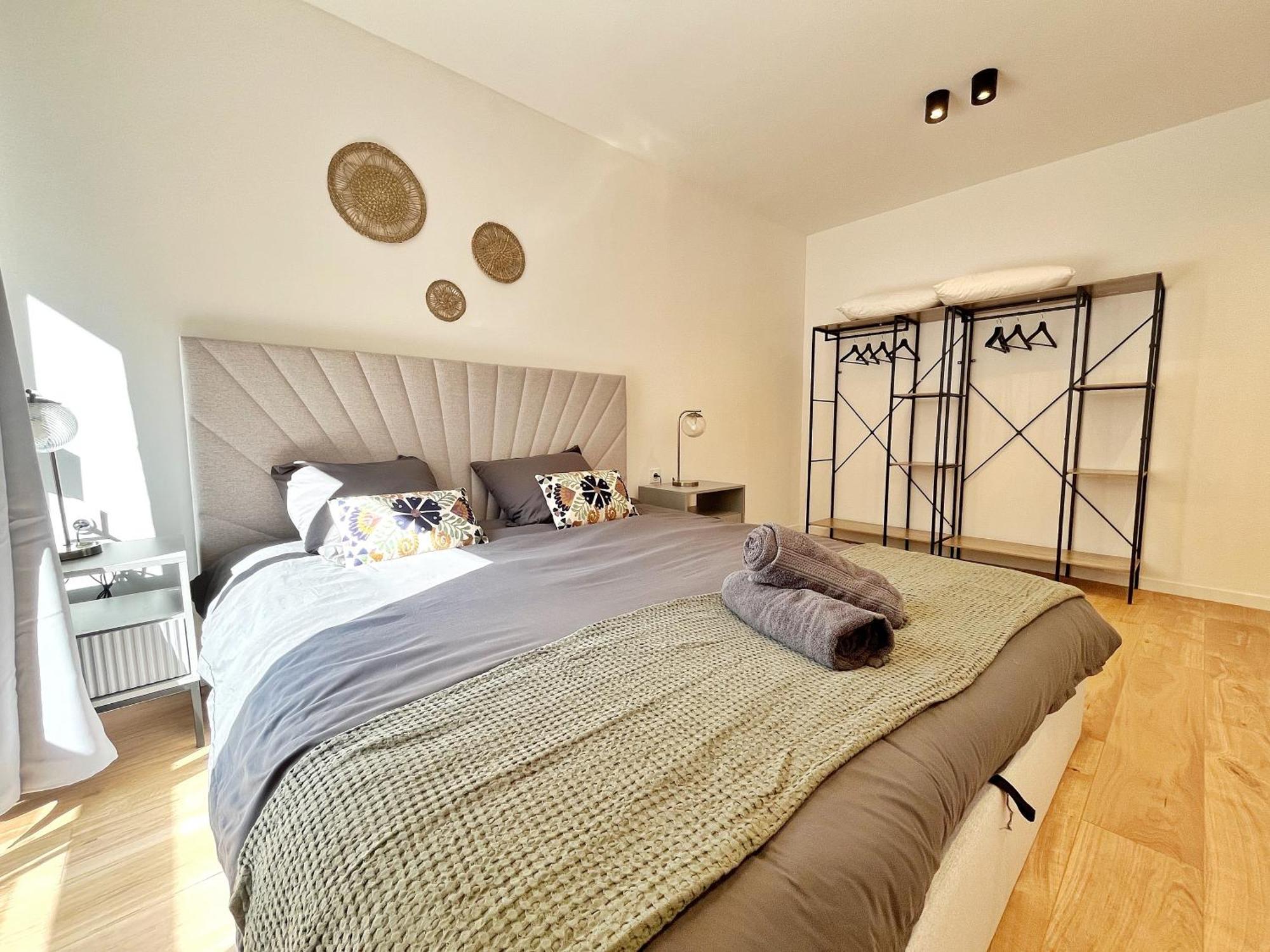 Ref 127 - 3 Pieces 2 Port Apartment Nice