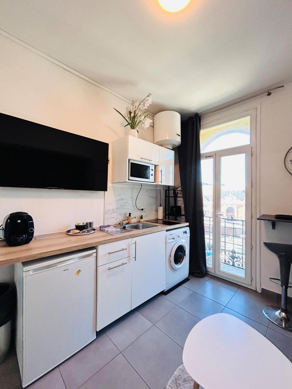 Renove Et Meuble Le Coeur De A Vos Pieds Nice