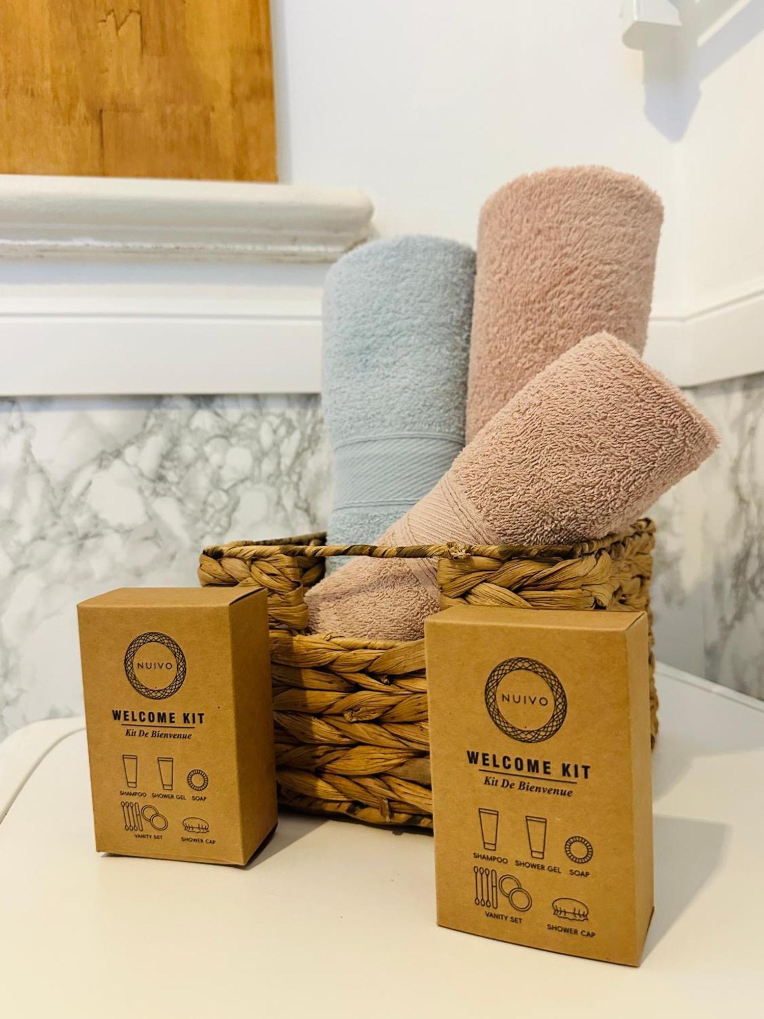 Appartement Romantique Avec Jacuzzi Privé - Aperçu - Terrasse - Parking Gratuit *